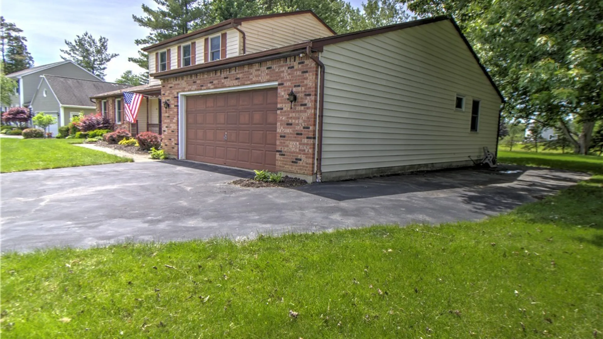 Property at 46 Old Orchard Lane, Orchard Park, NY 14127 3