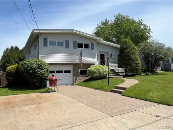 15 Gregory Street, Oswego, NY 13126