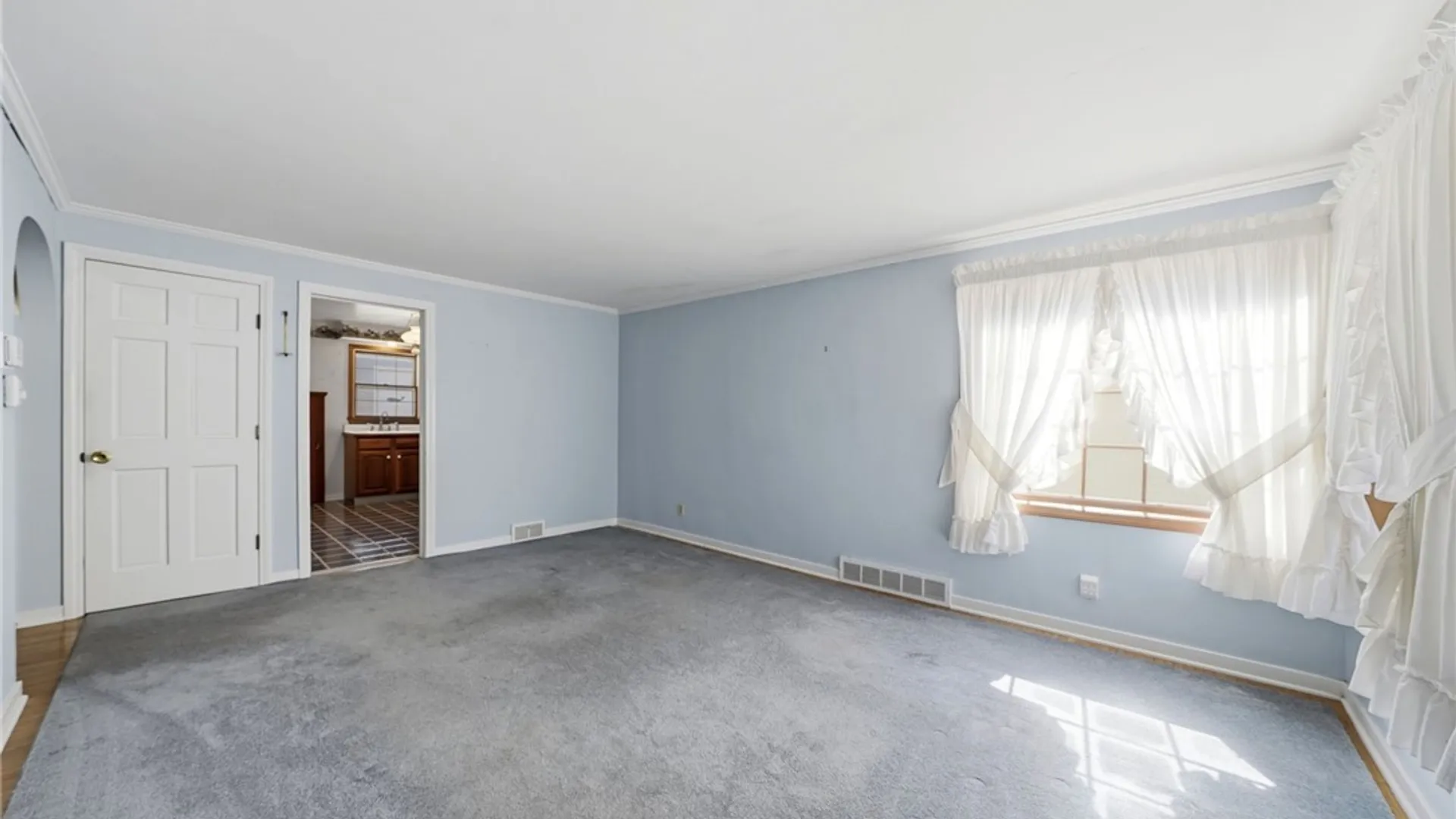 Property at 28 Linwood Avenue, Tonawanda, NY 14150 6