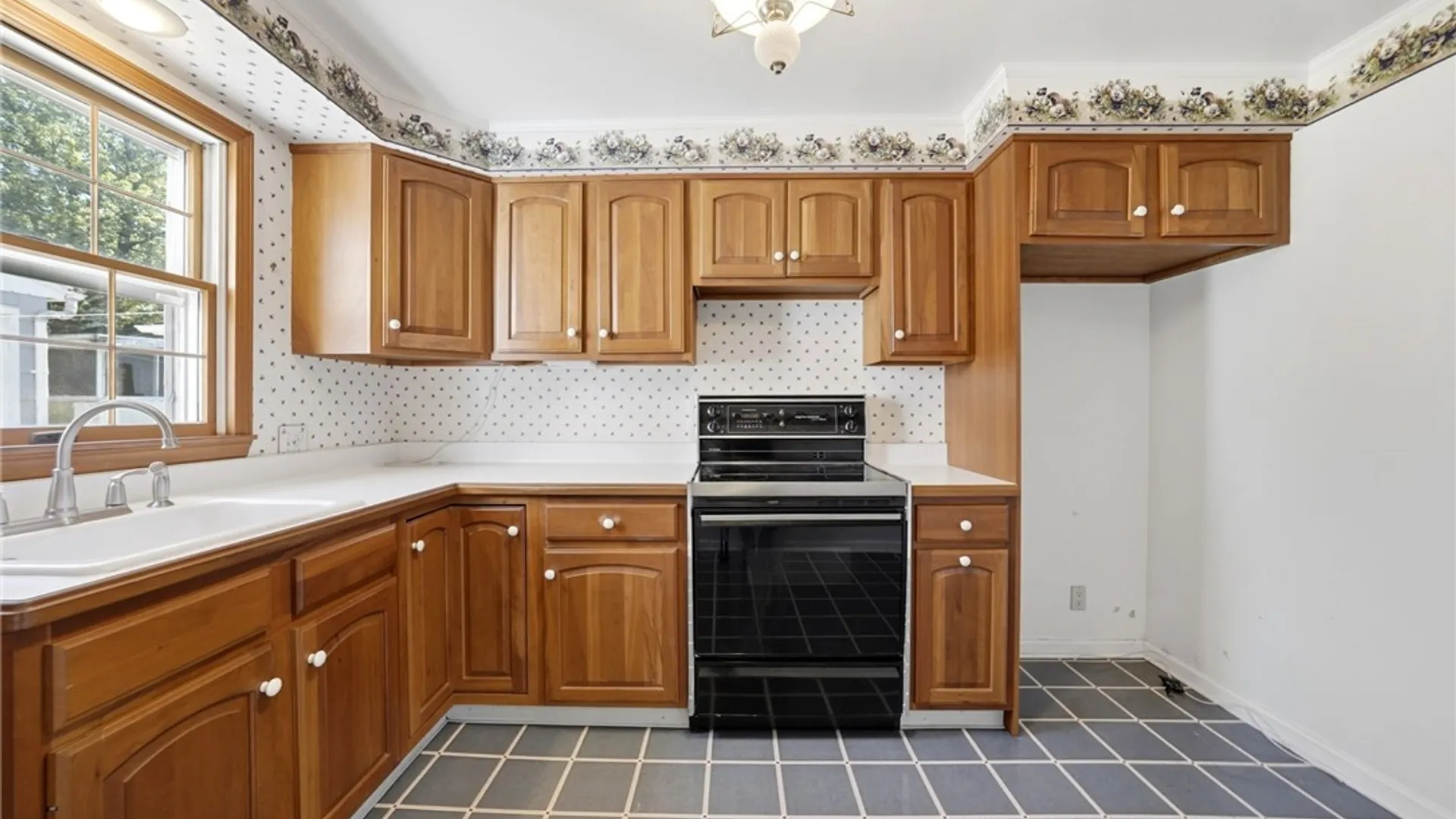 Property at 28 Linwood Avenue, Tonawanda, NY 14150 9