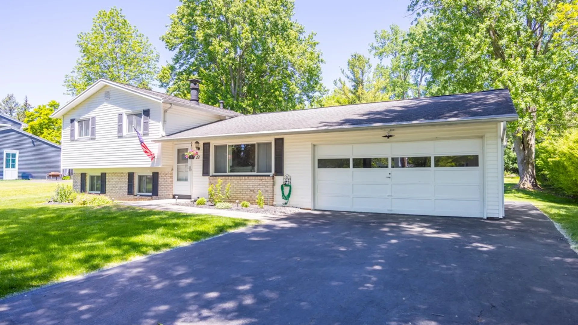 Property at 22 Putting Green Lane, Perinton, NY 14526 2