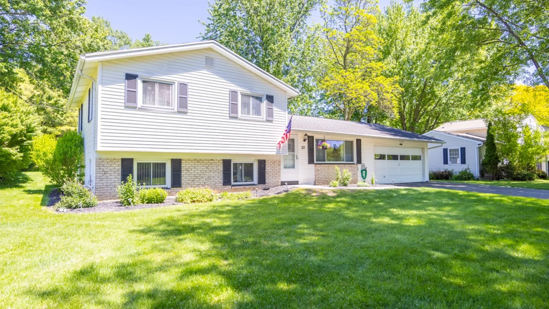 Property at 22 Putting Green Lane, Perinton, NY 14526 3
