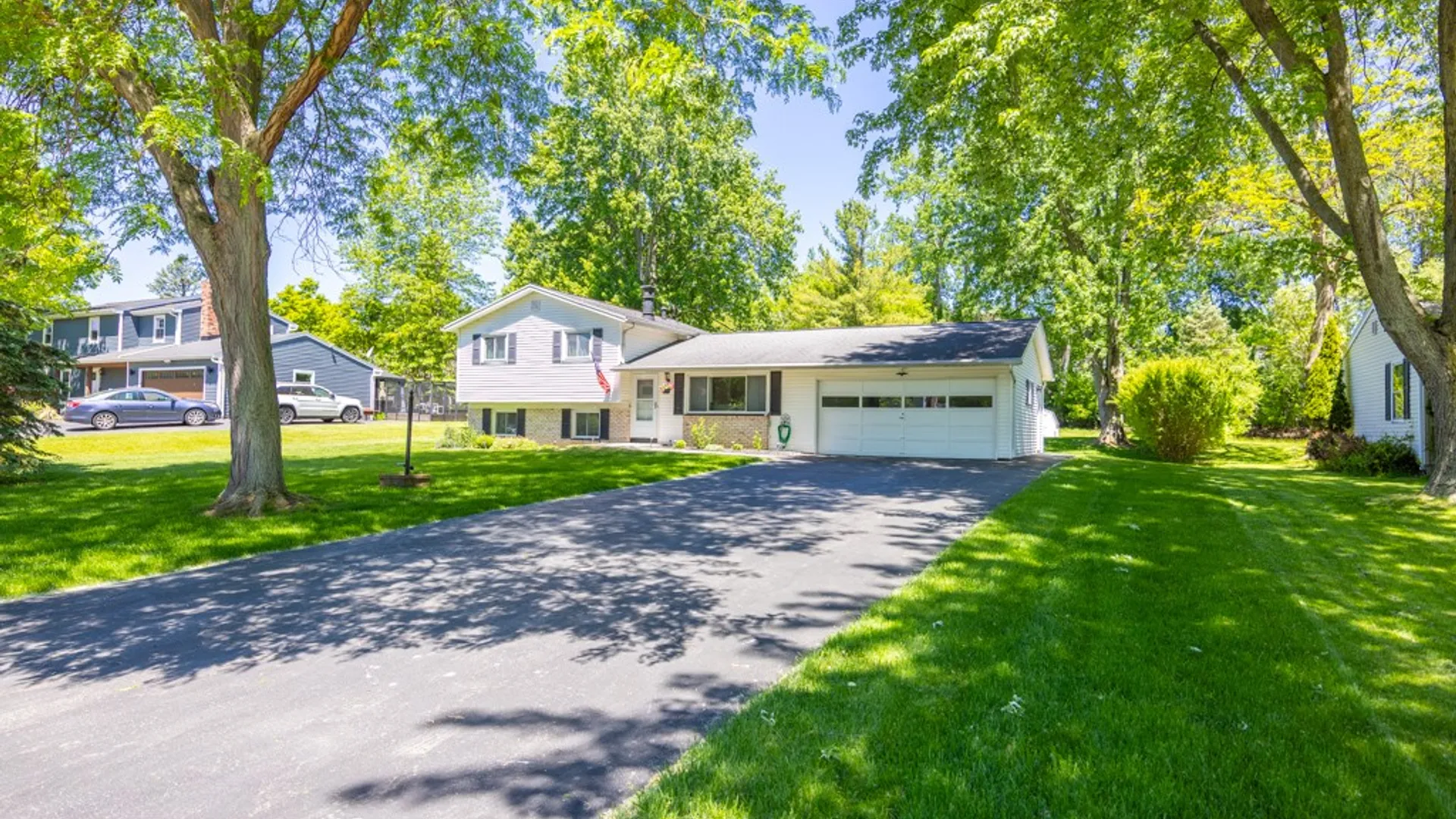 Property at 22 Putting Green Lane, Perinton, NY 14526 4