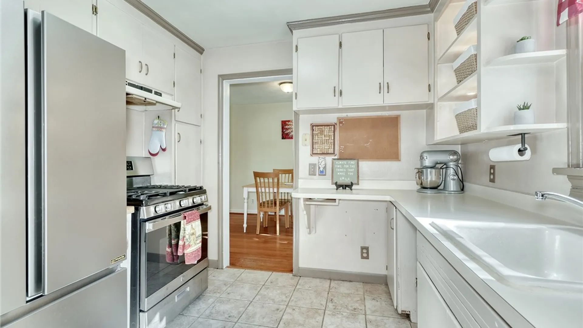 Property at 606 Bay Road, Webster, NY 14580 13