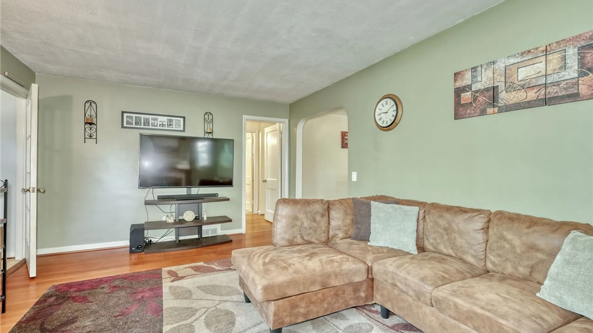 Property at 606 Bay Road, Webster, NY 14580 4