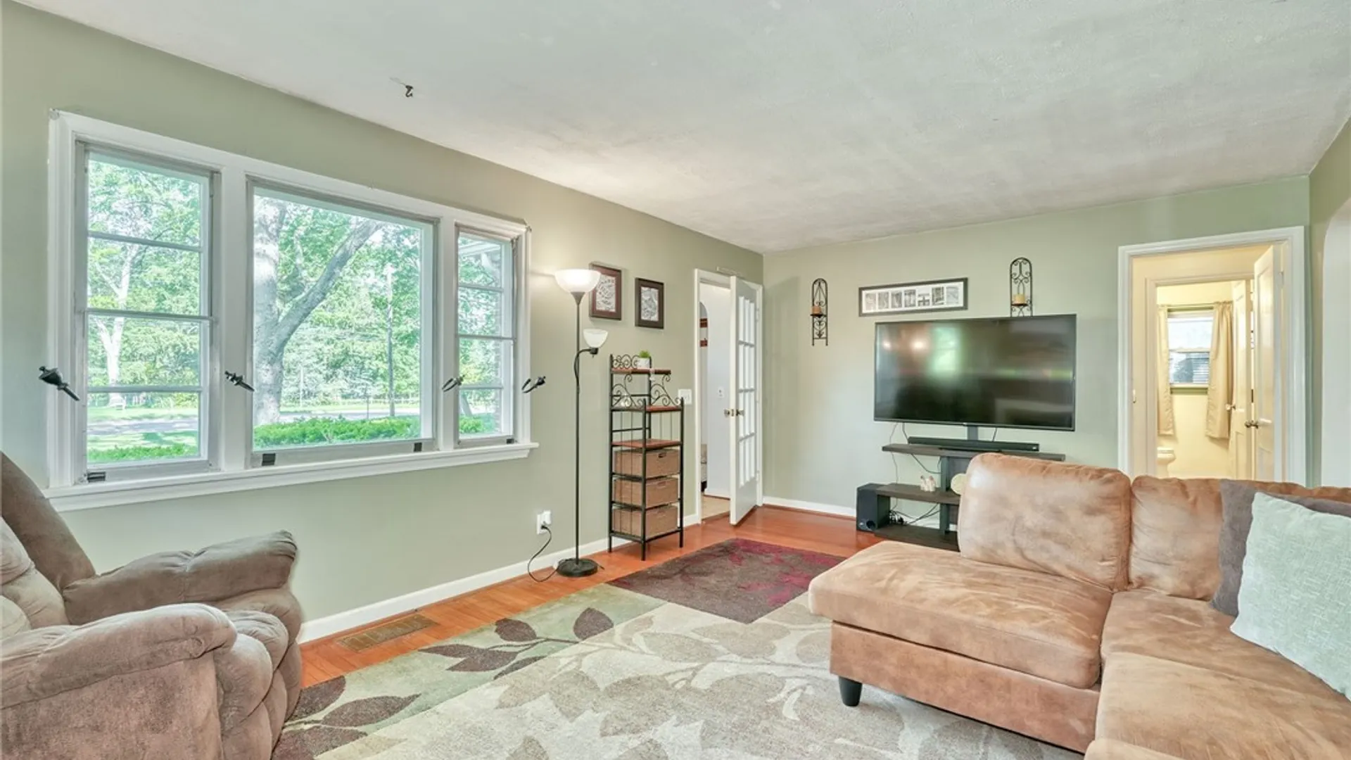 Property at 606 Bay Road, Webster, NY 14580 5