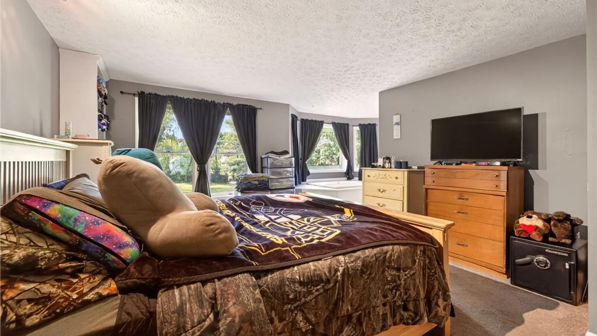 Property at 23 Deerborne Lane, Ogden, NY 14559 28