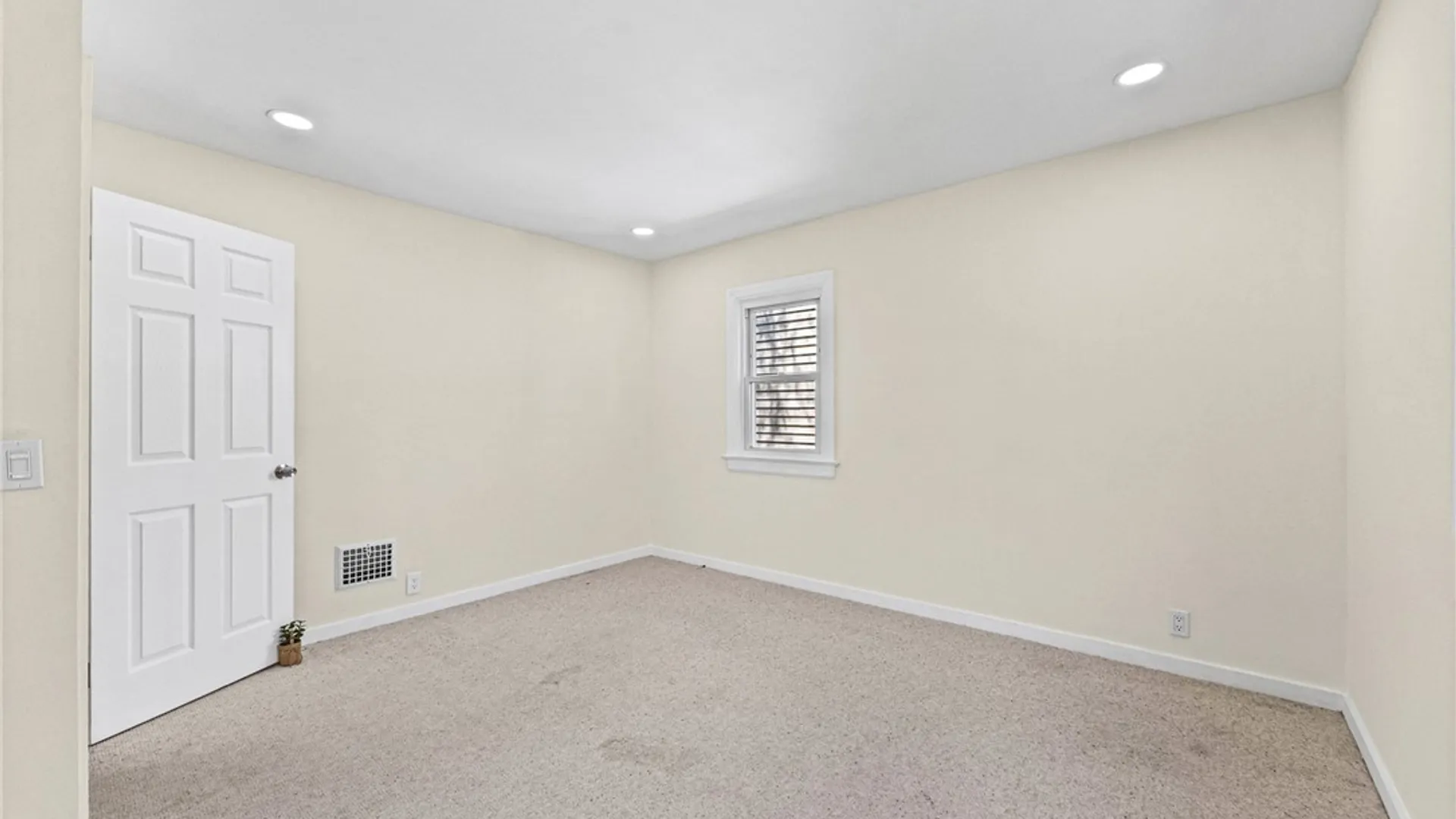 Property at 27 Dakeland Road, Irondequoit, NY 14617 23