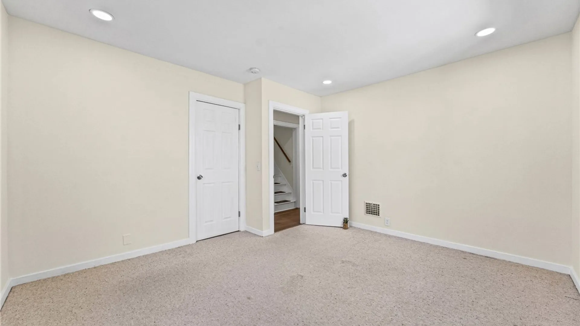 Property at 27 Dakeland Road, Irondequoit, NY 14617 24