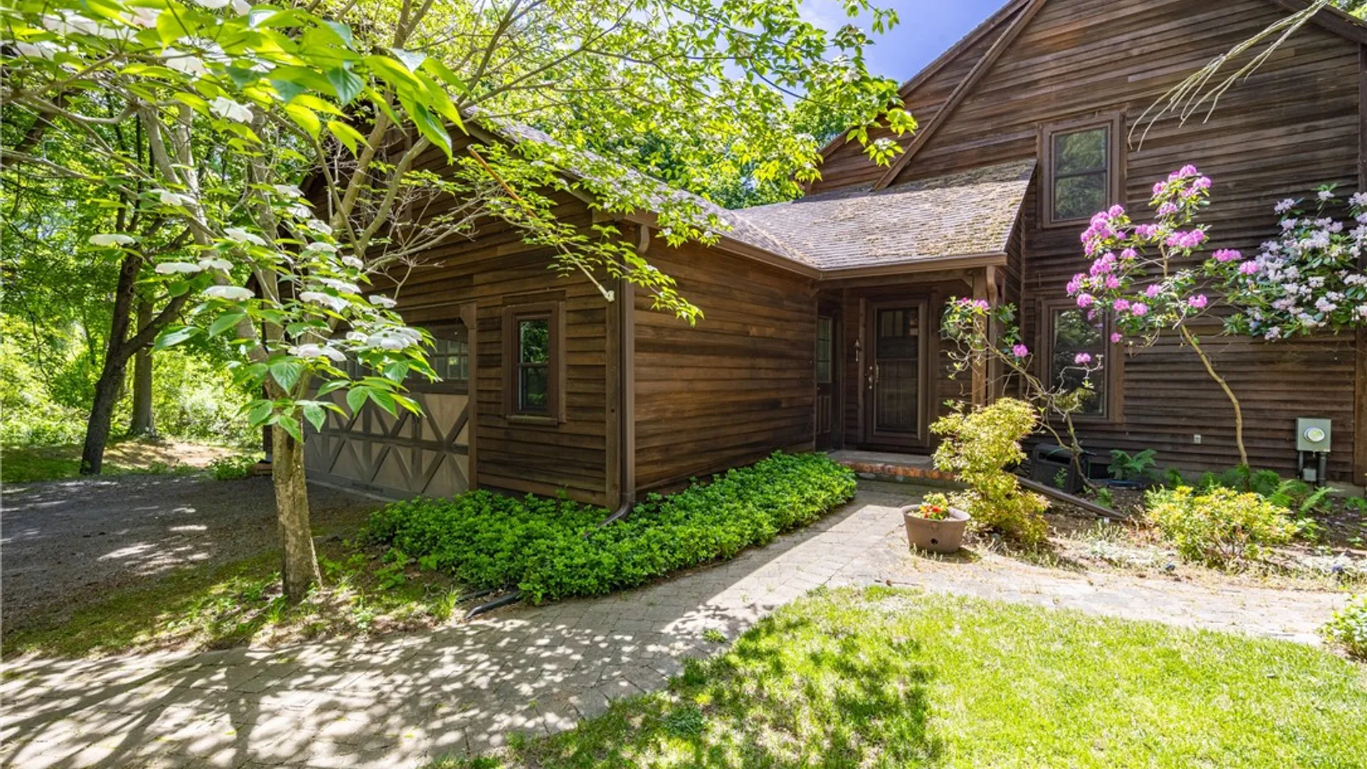 Property at 87 Loch Revan Heights, Irondequoit, NY 14617 4