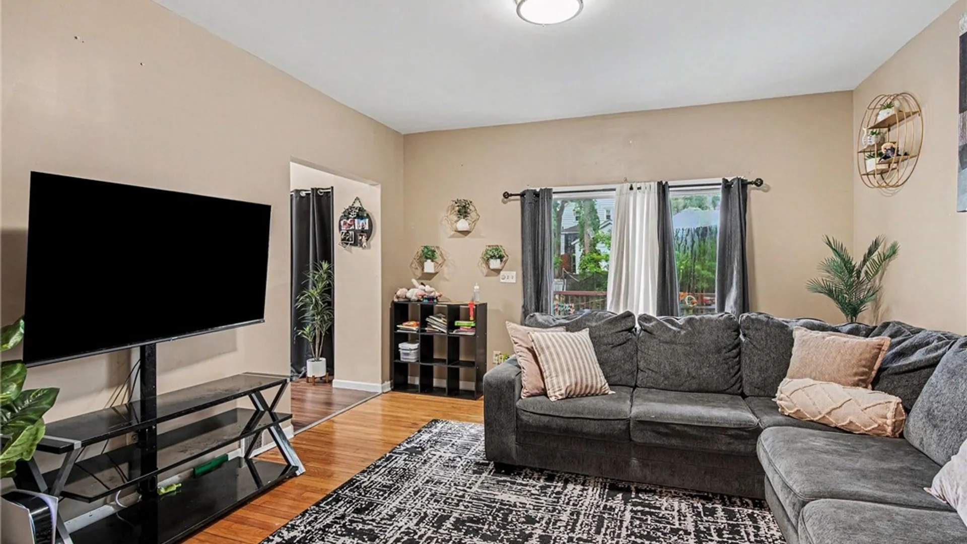 Property at 325 S Midler Avenue, Syracuse, NY 13206 7