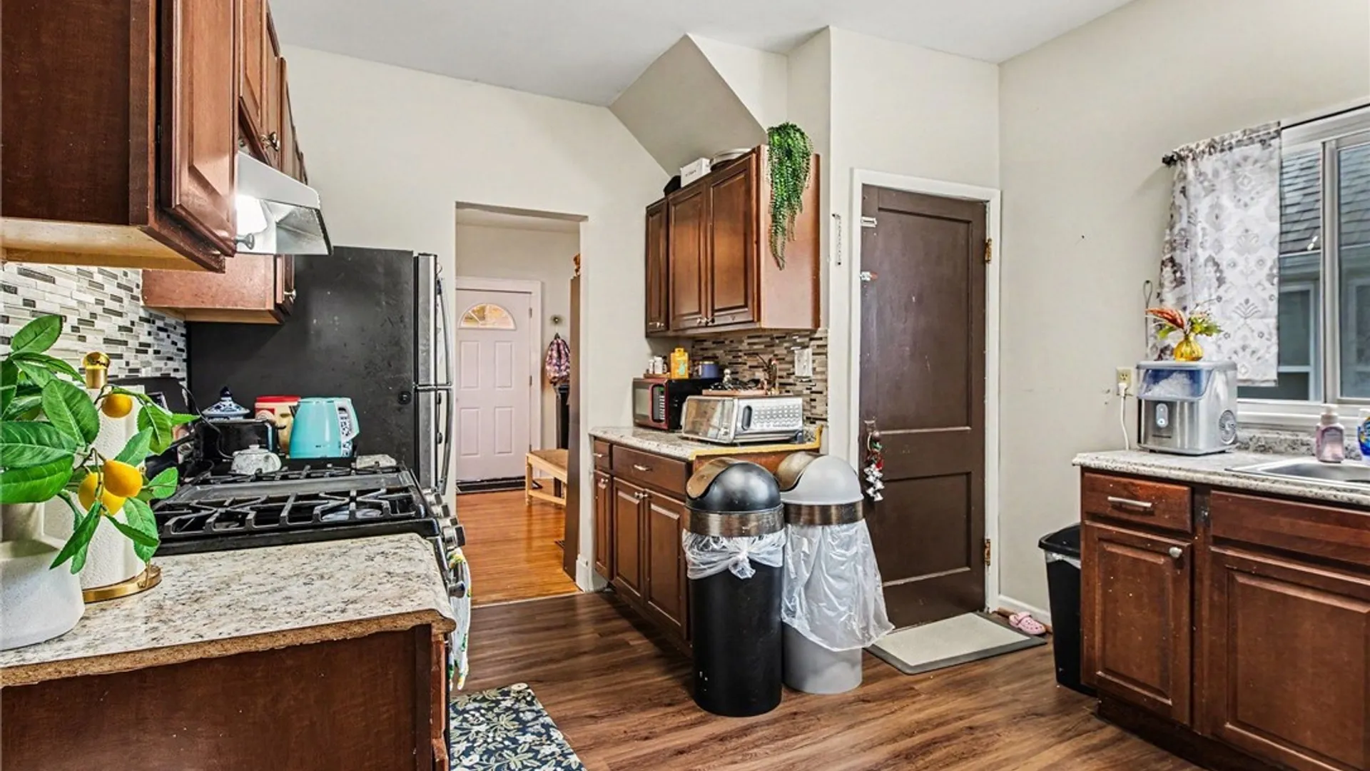 Property at 325 S Midler Avenue, Syracuse, NY 13206 9