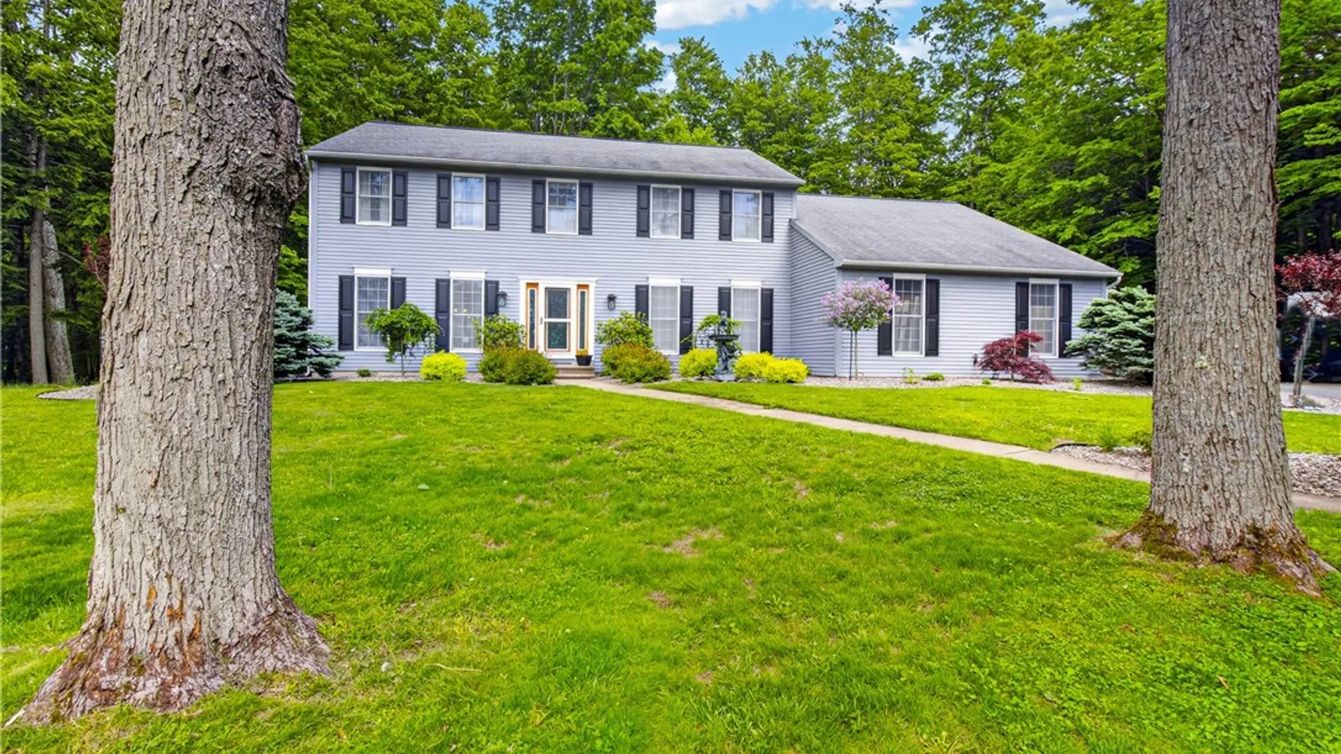 Property at 8 Silver Birch Court, New Hartford, NY 13413 2