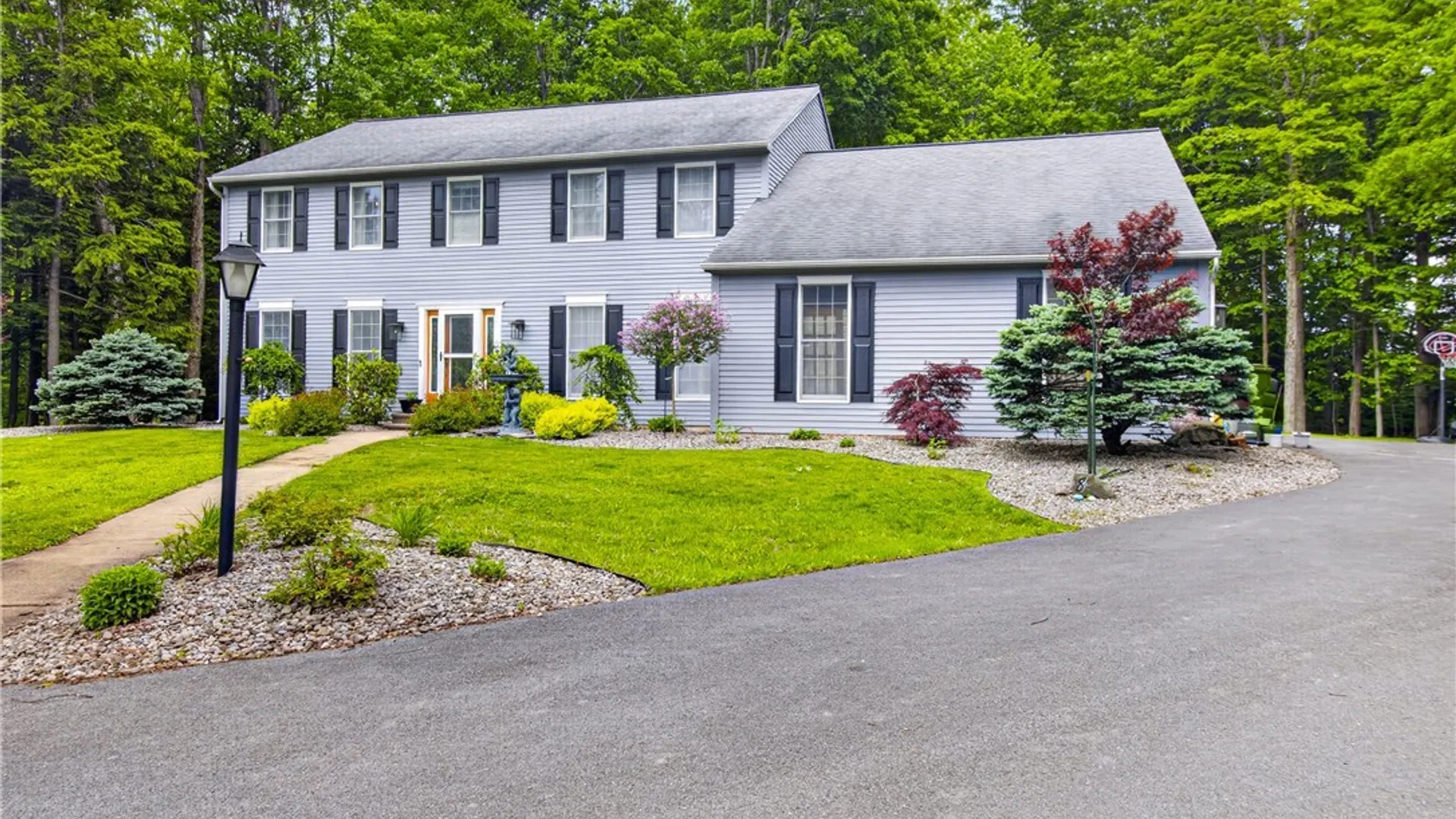 Property at 8 Silver Birch Court, New Hartford, NY 13413 3