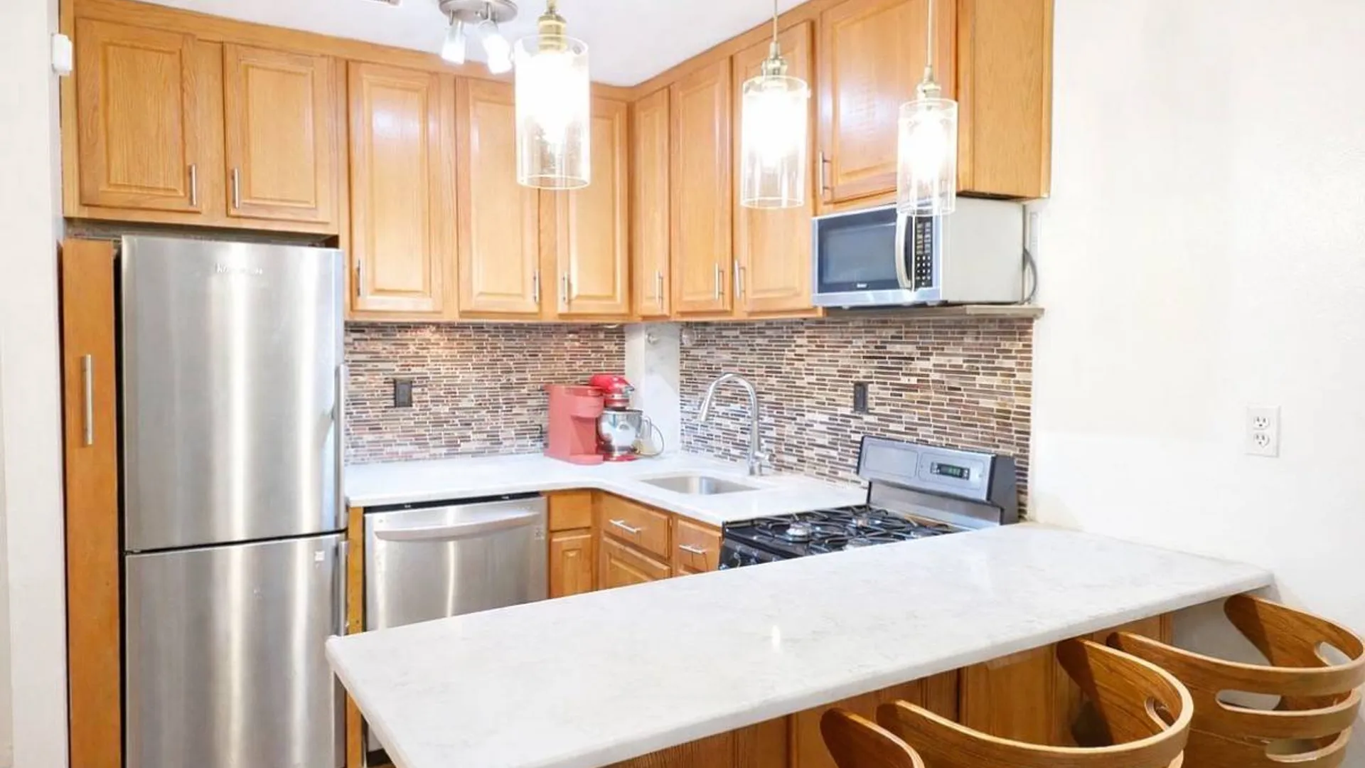 Property at 71 110-20 71ST, Forest Hills, NY 11375 5