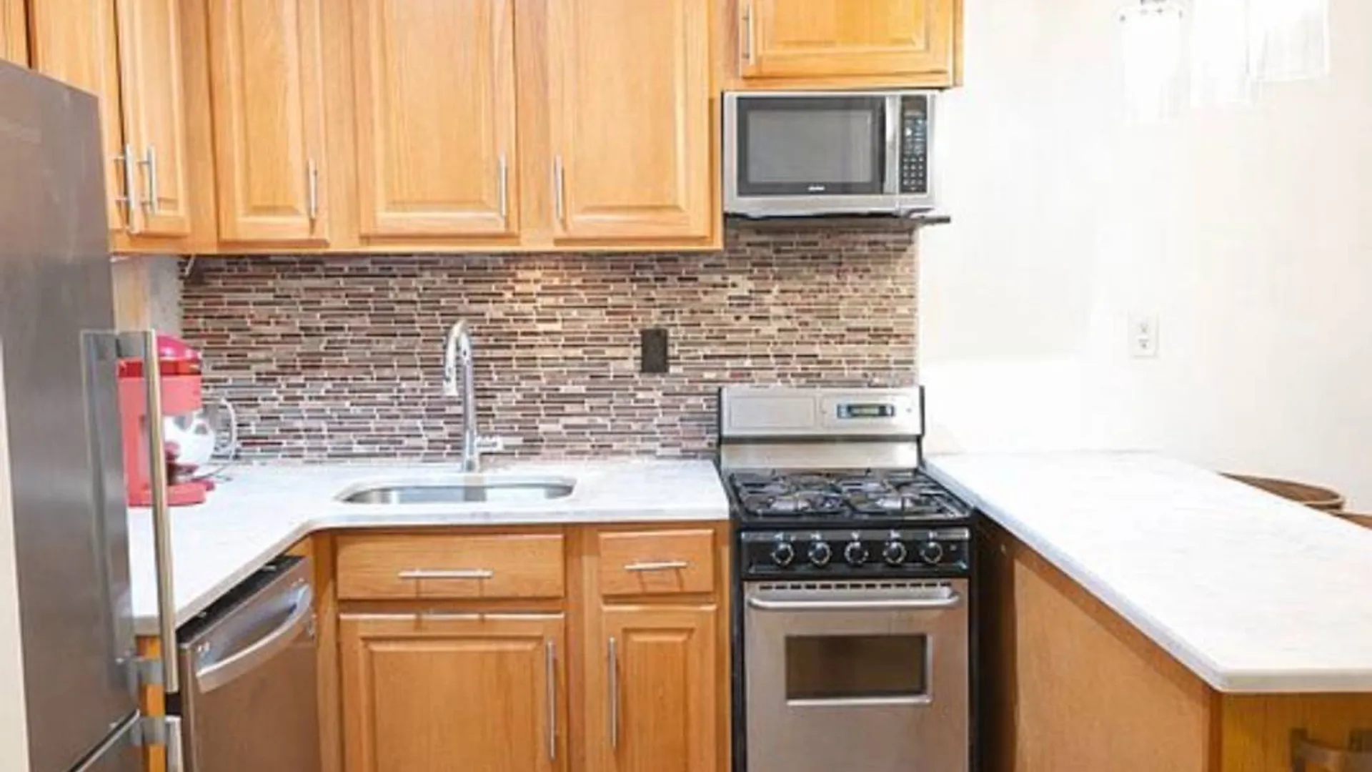 Property at 71 110-20 71ST, Forest Hills, NY 11375 6