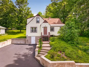 5 Marwood Road, Deerfield, NY 13502