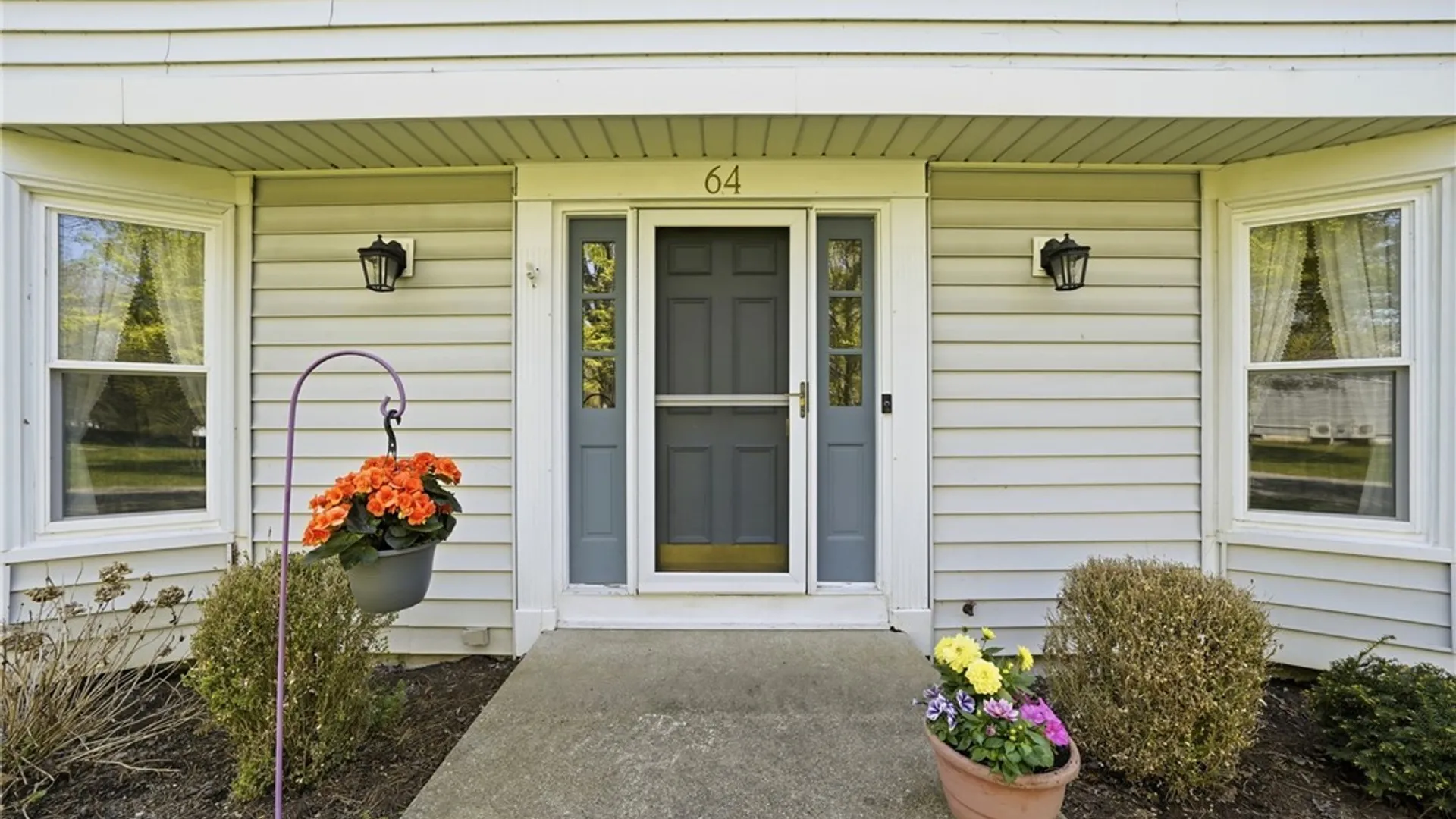 Property at 64 Bittersweet Lane, Orchard Park, NY 14127 2