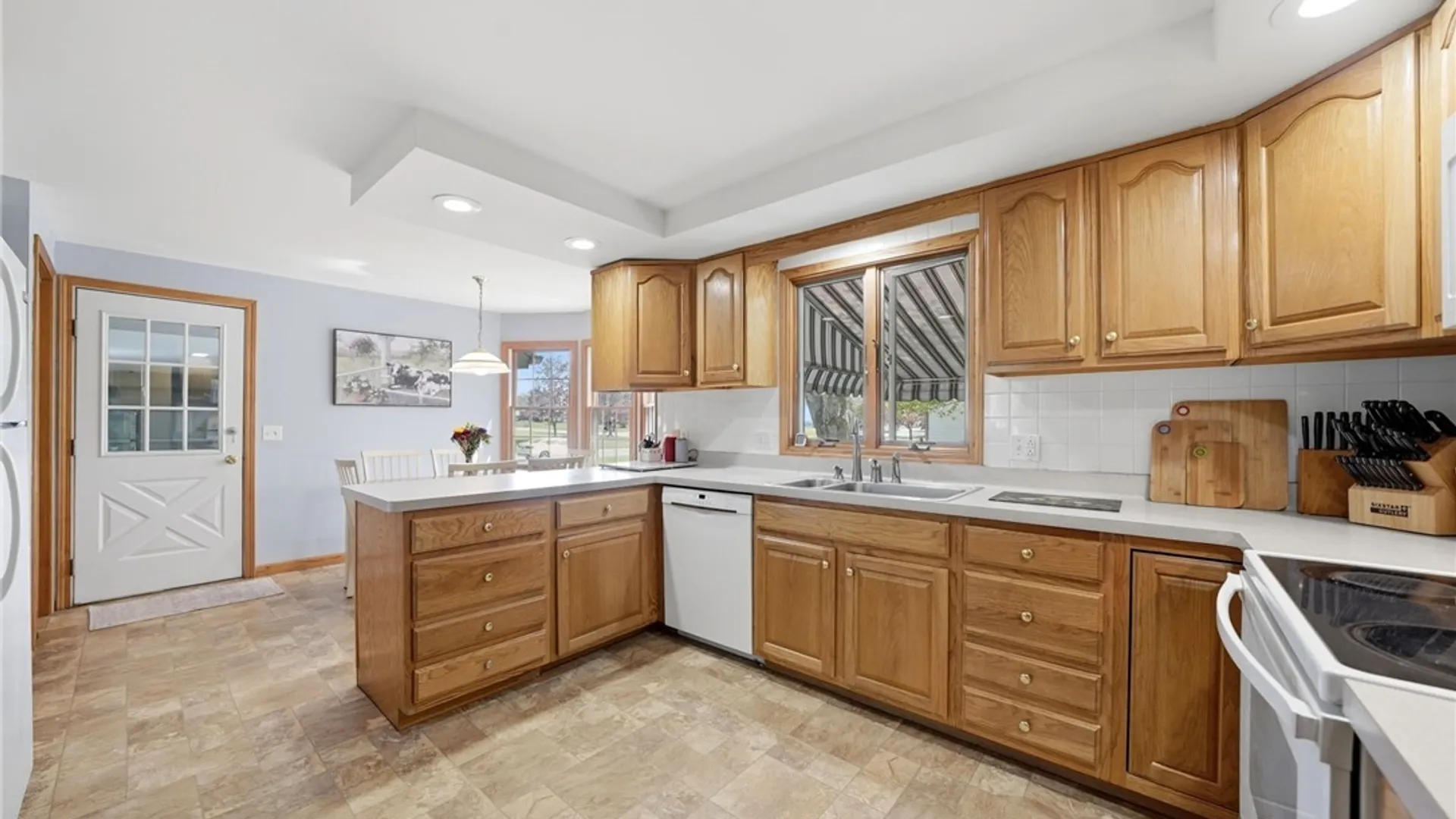 Property at 64 Bittersweet Lane, Orchard Park, NY 14127 3