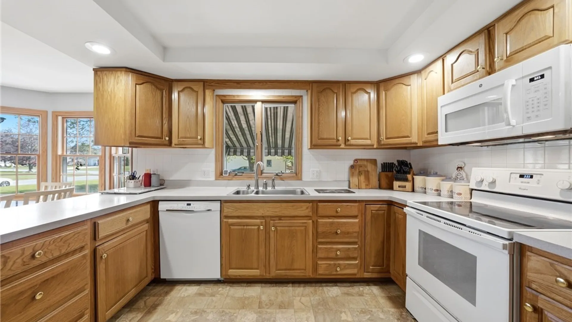 Property at 64 Bittersweet Lane, Orchard Park, NY 14127 4