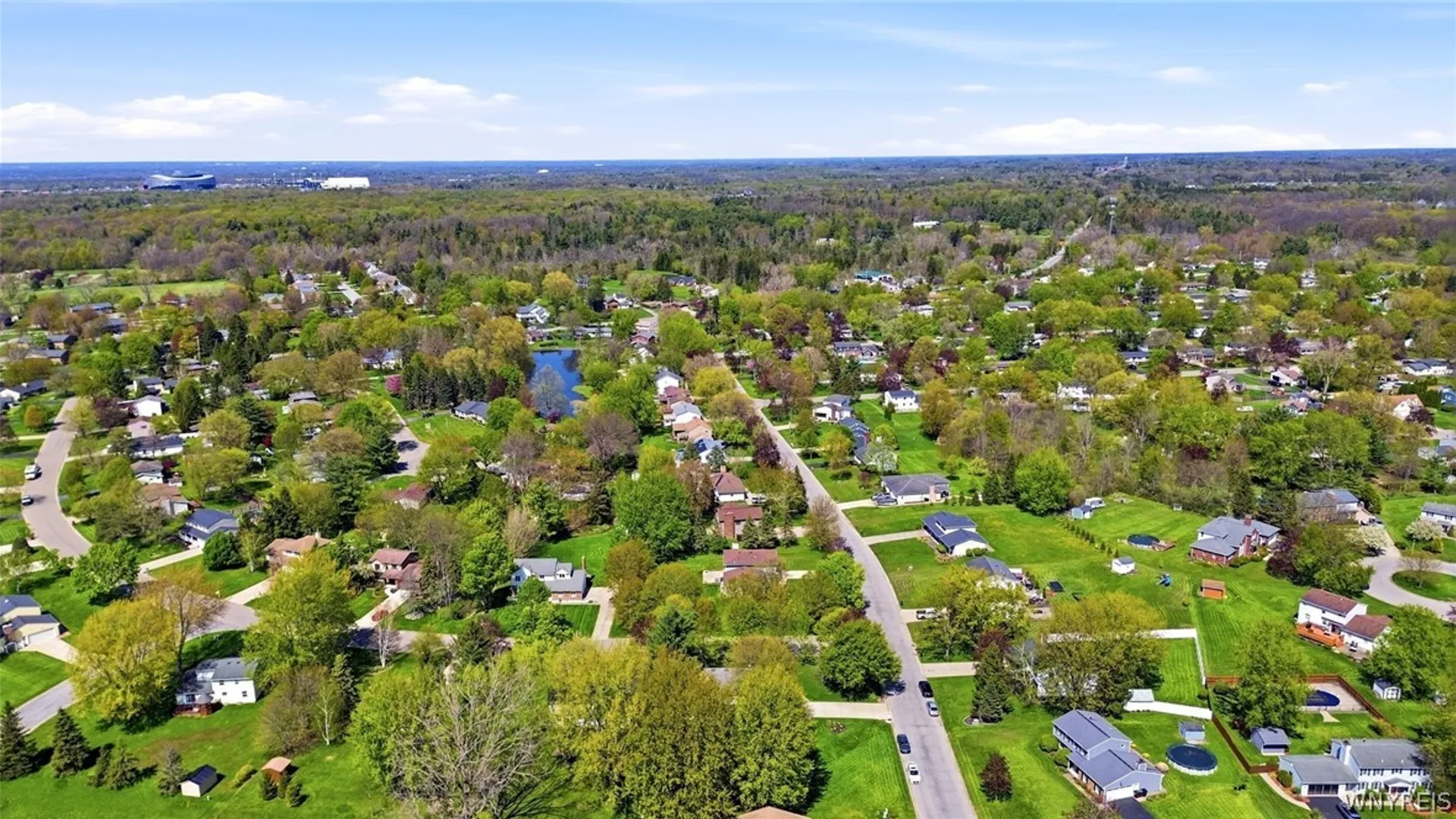 Property at 64 Bittersweet Lane, Orchard Park, NY 14127 46