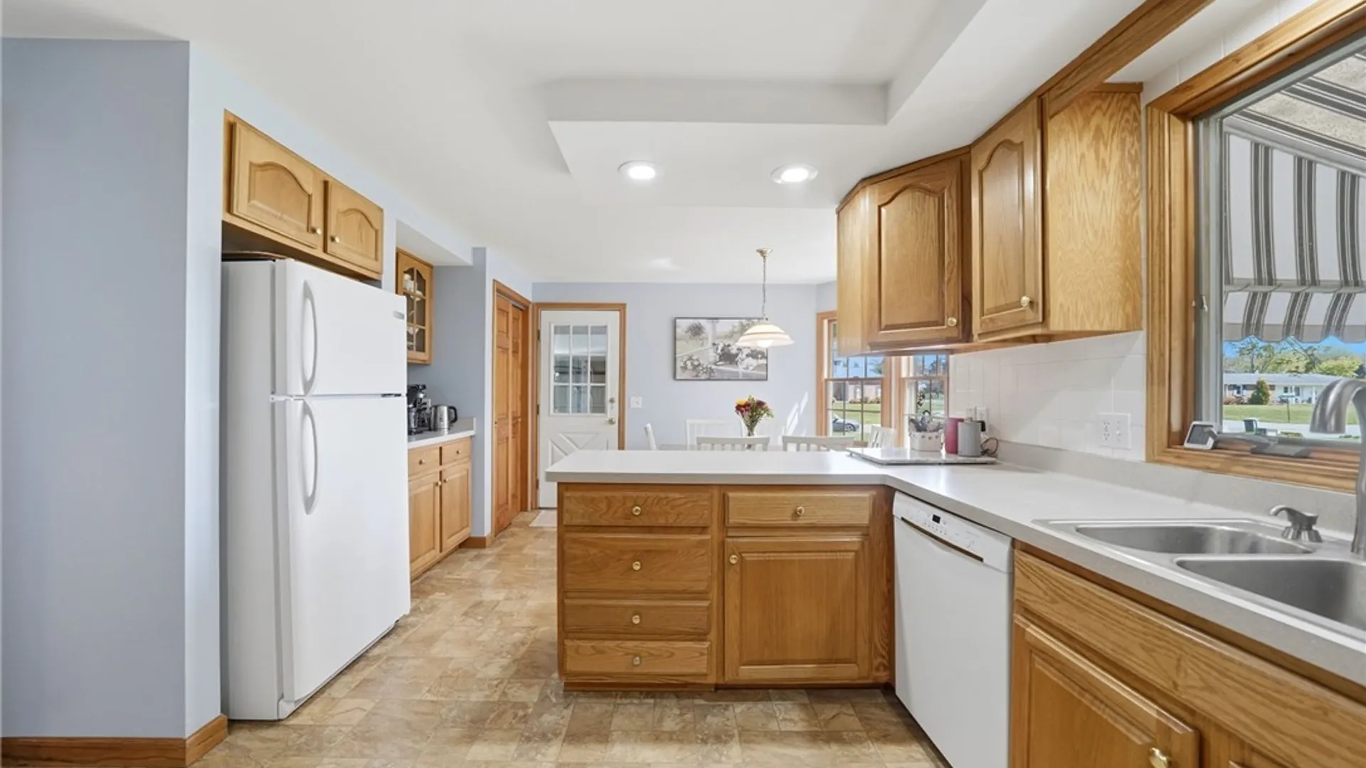 Property at 64 Bittersweet Lane, Orchard Park, NY 14127 5