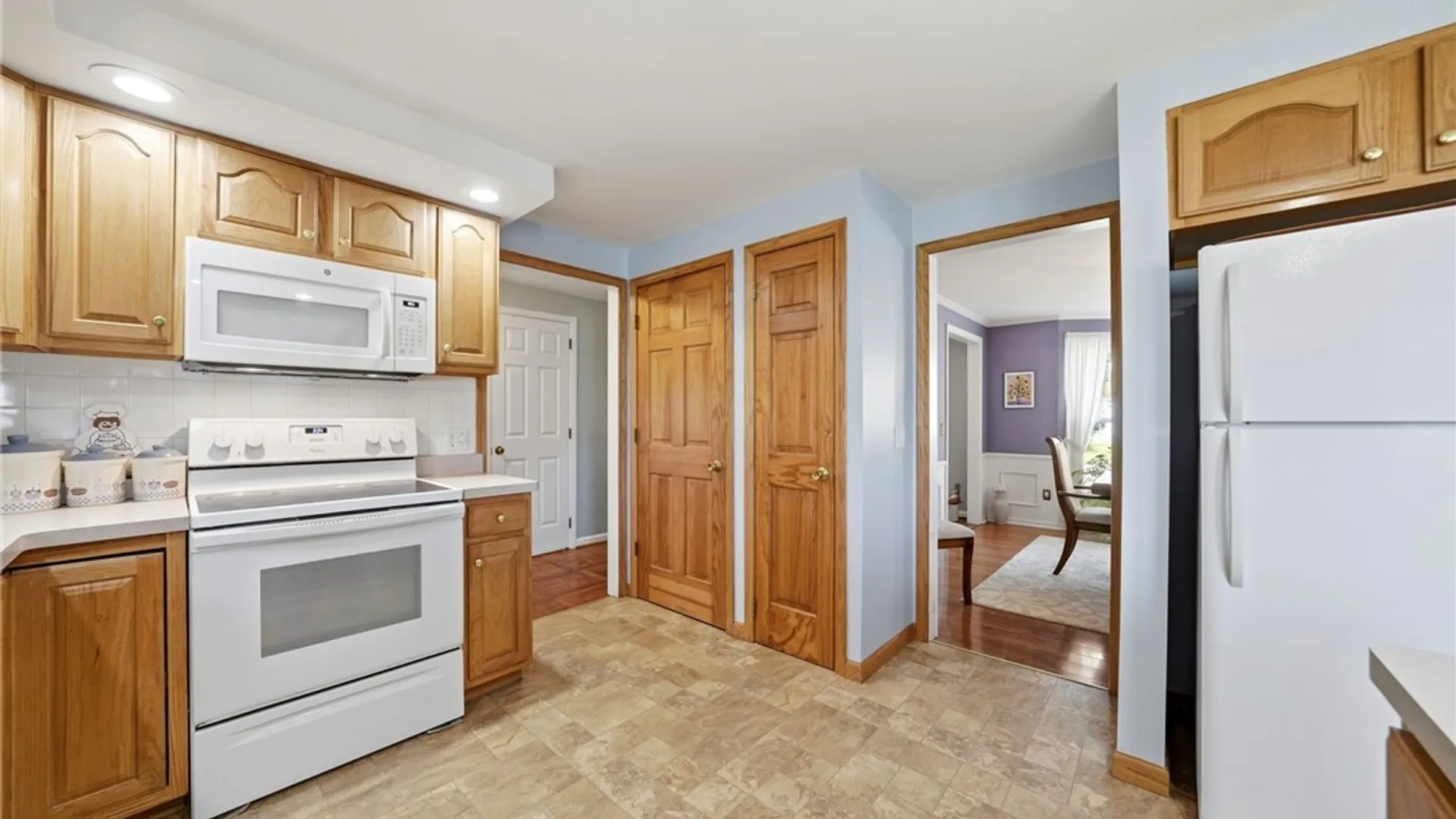 Property at 64 Bittersweet Lane, Orchard Park, NY 14127 6