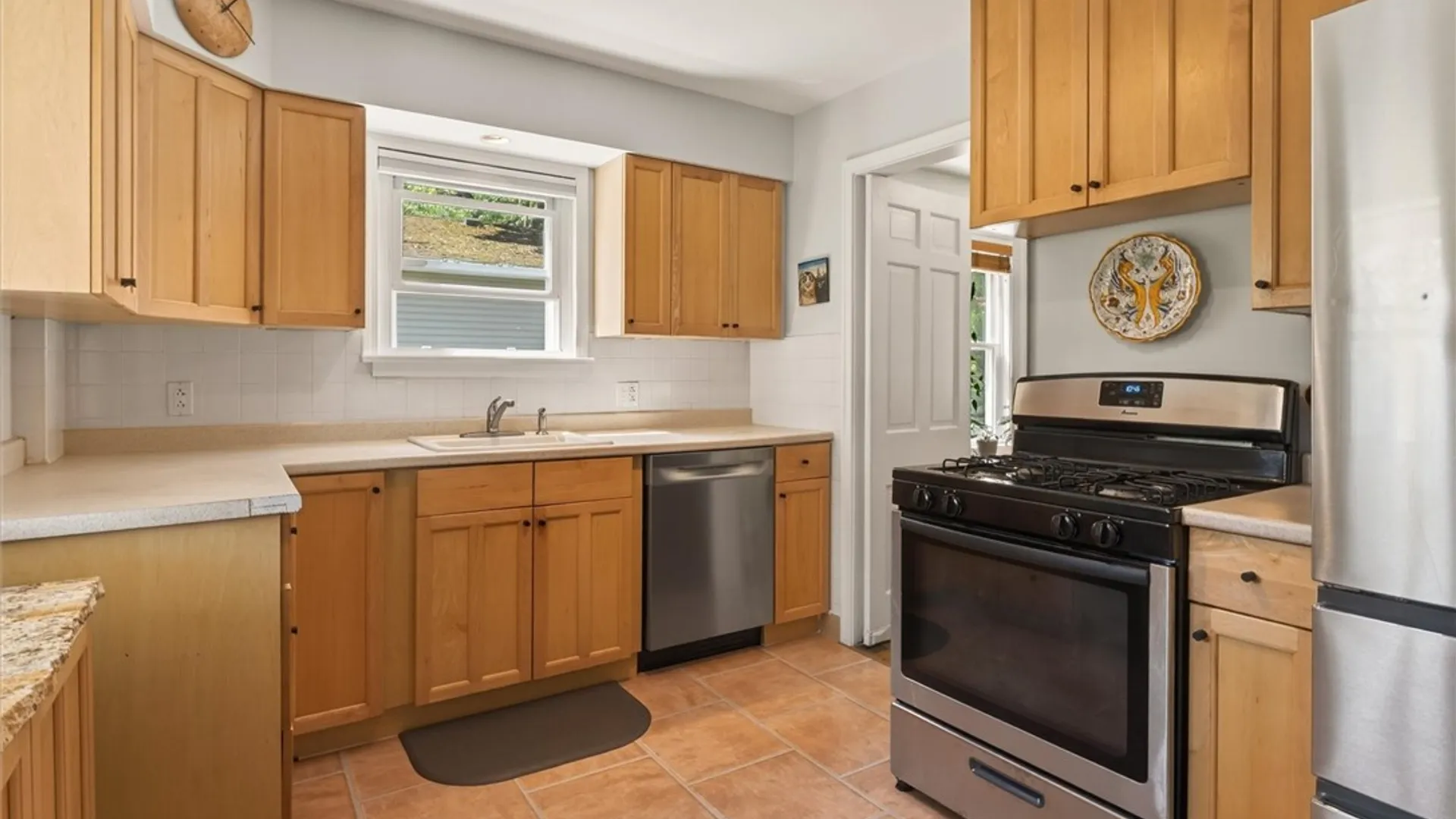 Property at 34 Seacliffe Road, Irondequoit, NY 14622 13