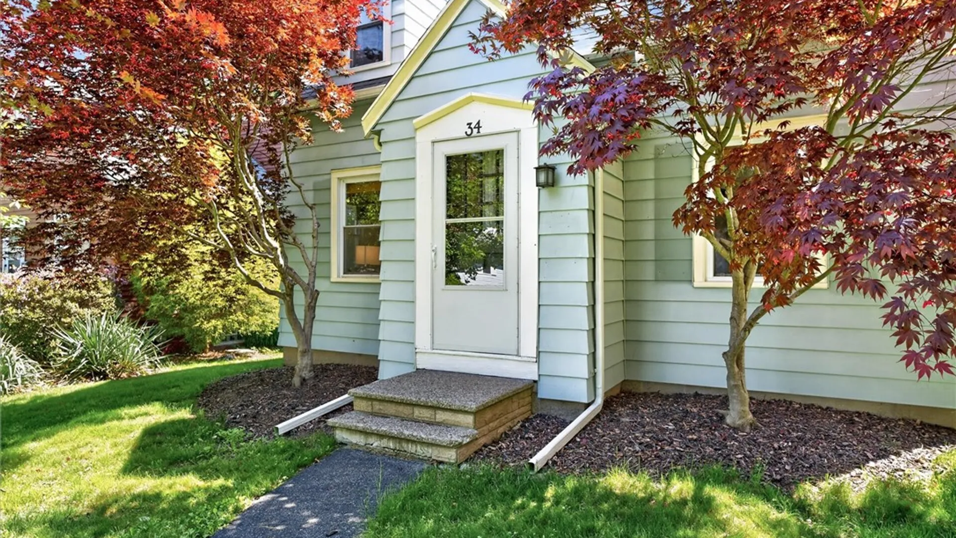 Property at 34 Seacliffe Road, Irondequoit, NY 14622 2