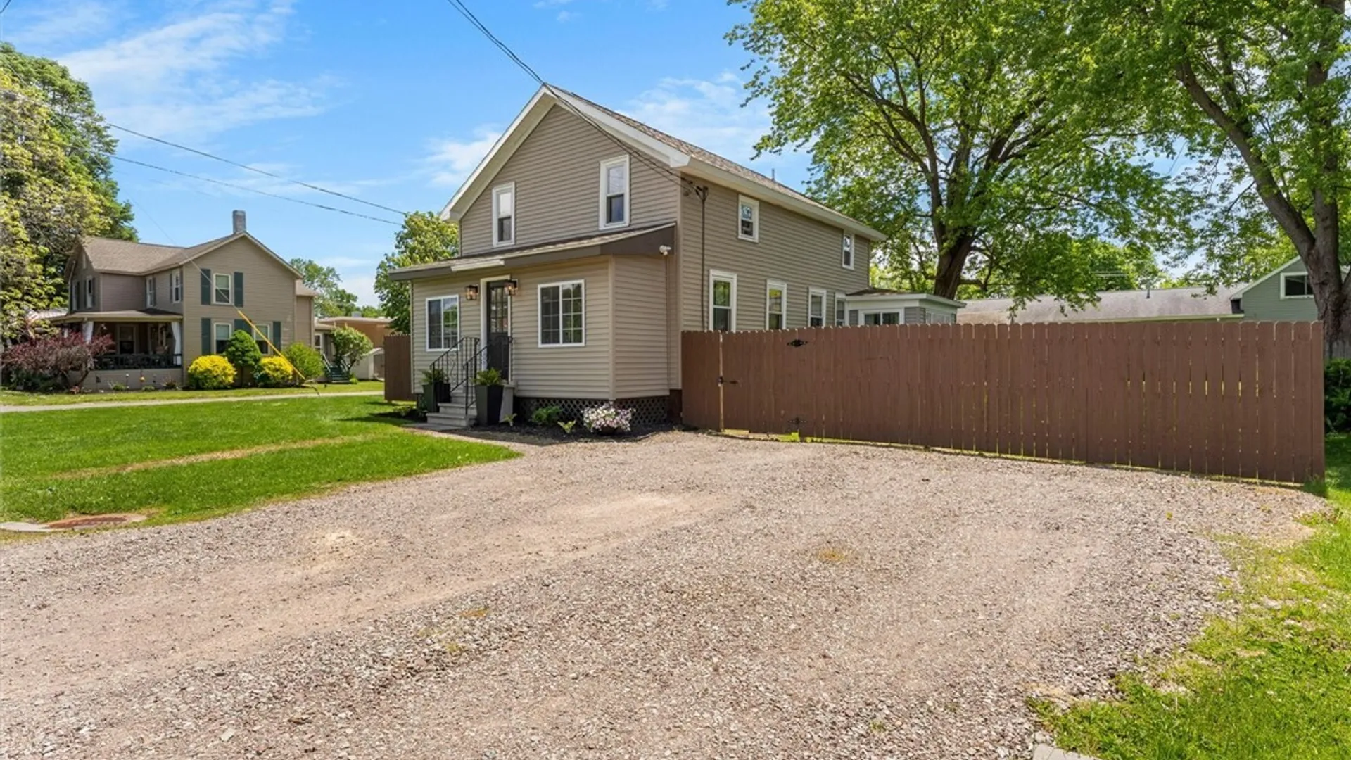 Property at 5444 Baldwin Street, Cicero, NY 13029 4