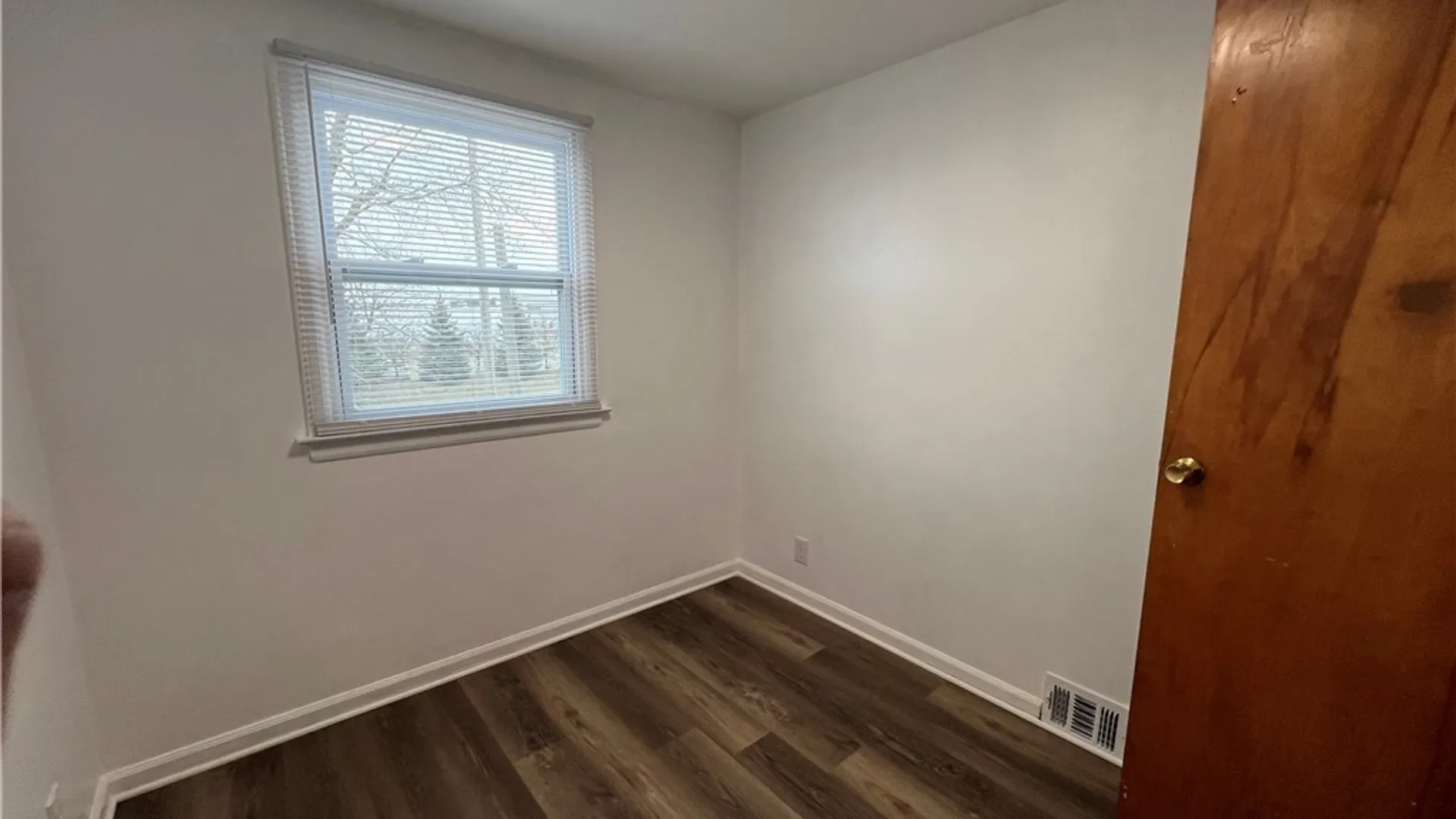 Property at 512 Cayuga Road, Cheektowaga, NY 14225 19
