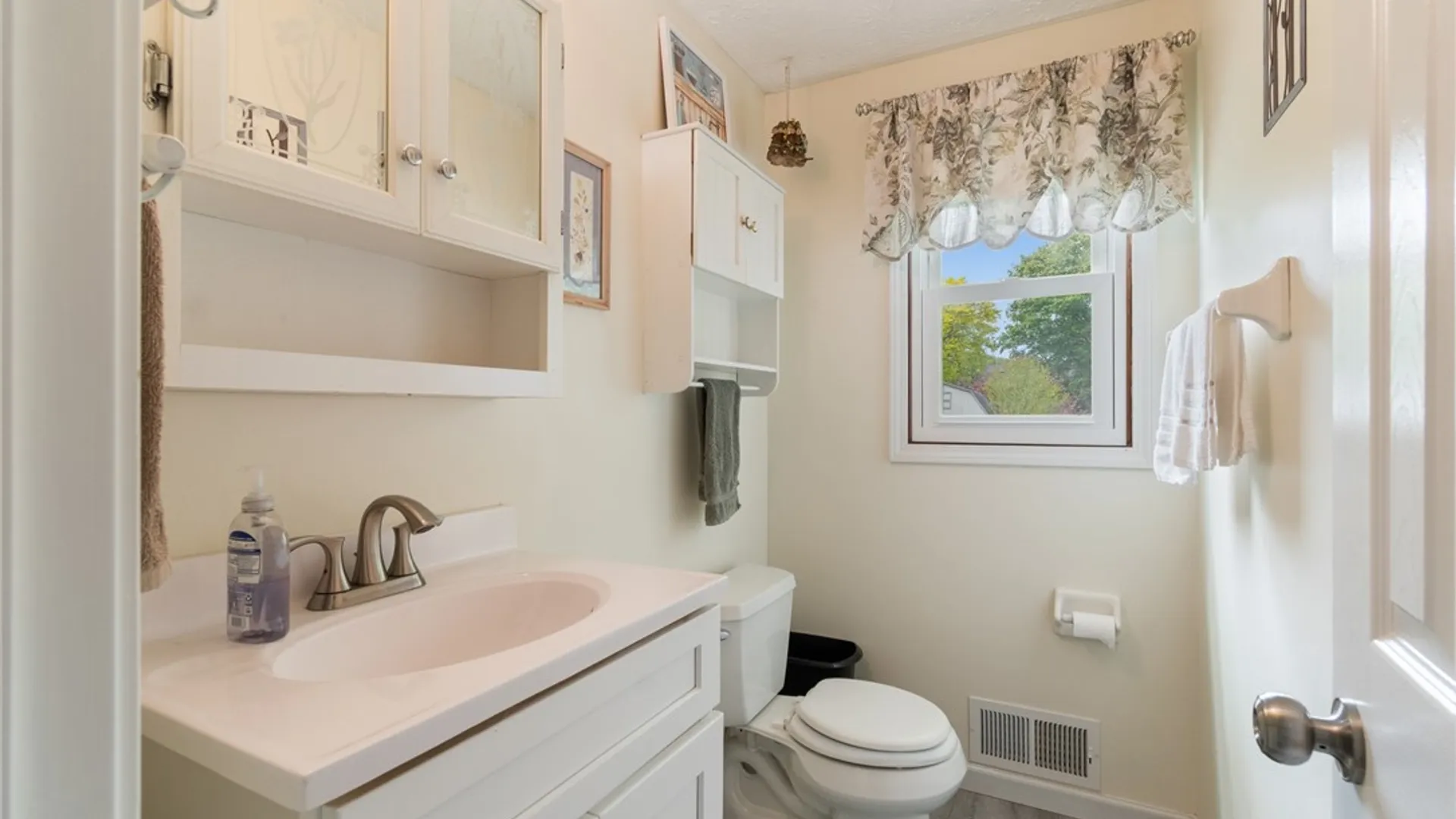 Property at 25 Spring Tree Lane, Greece, NY 14612 16