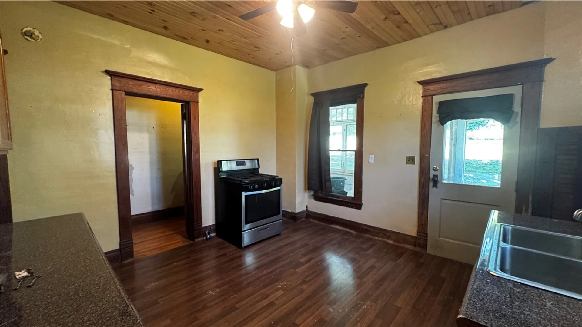 Property at 1008 South Avenue, Bradford Town, PA 16701 4