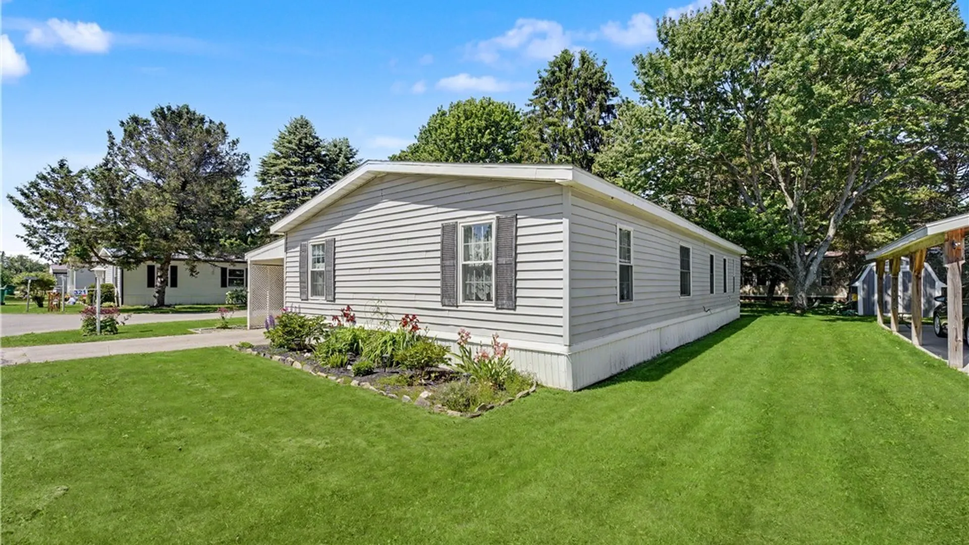 Property at 321 Parkview Drive, Arcade, NY 14009 3