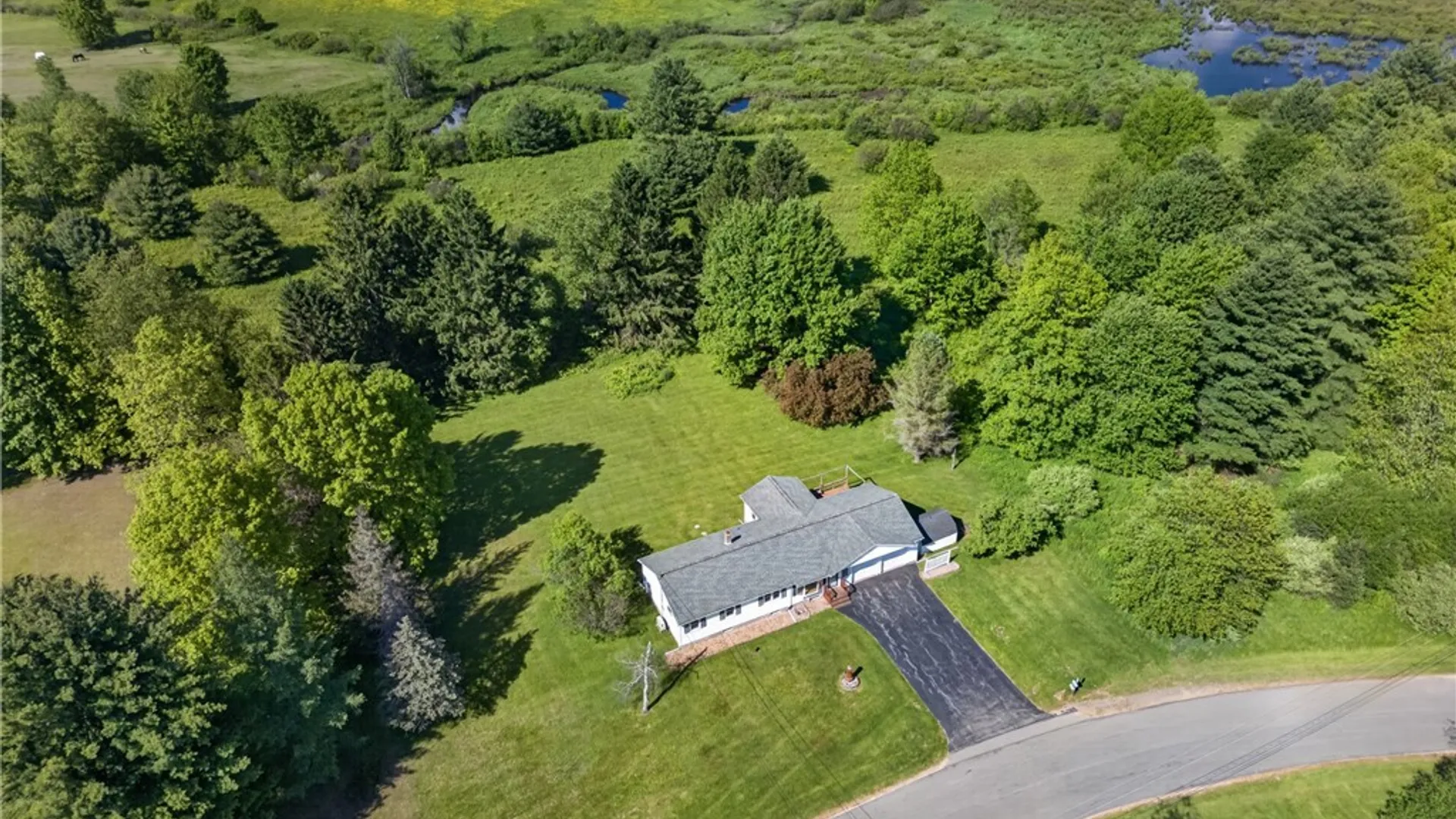 Property at 42 Hillview Dr, West Monroe, NY 13103 3
