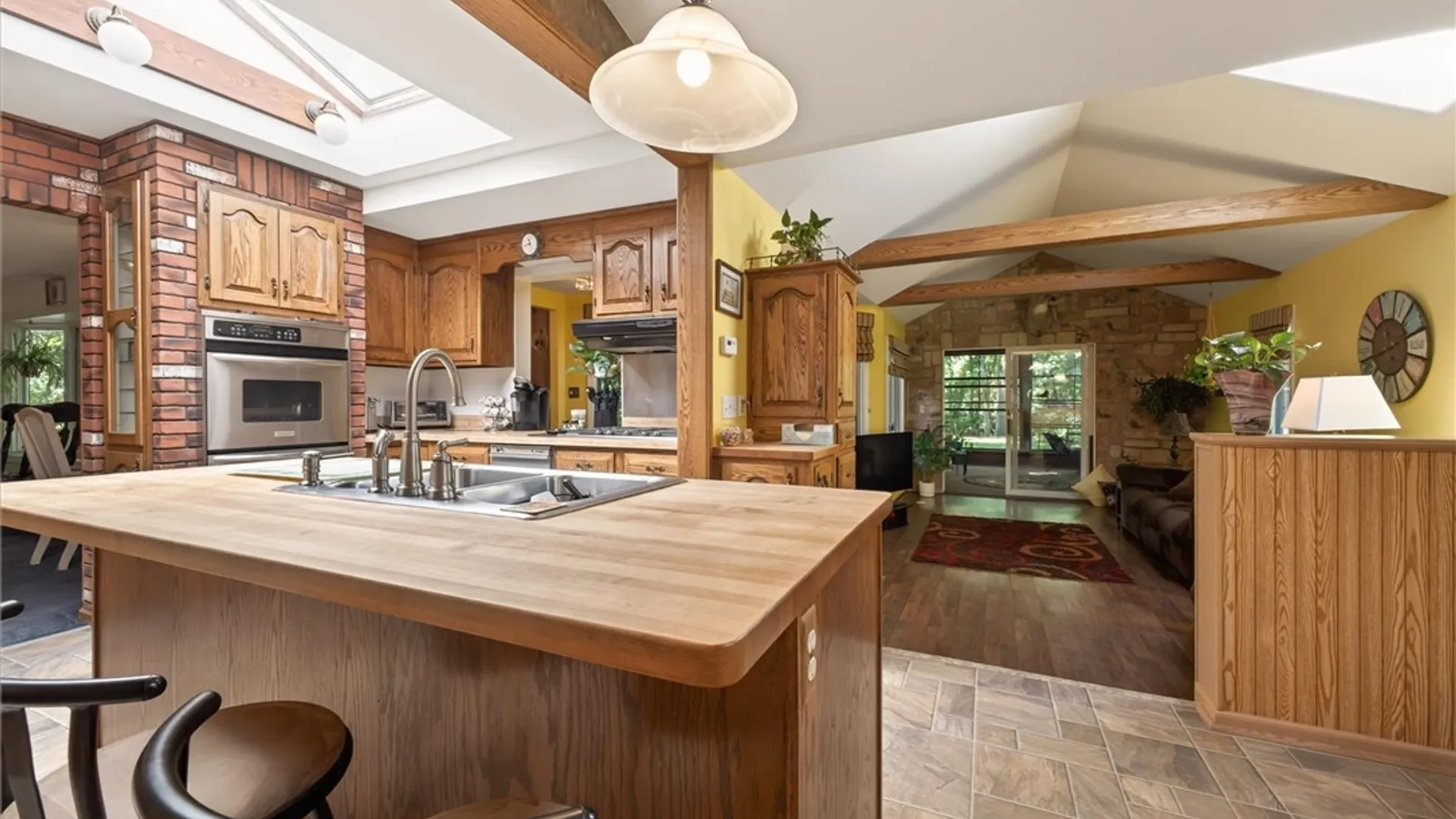 Property at 195 Cornwall Lane, Irondequoit, NY 14617 12