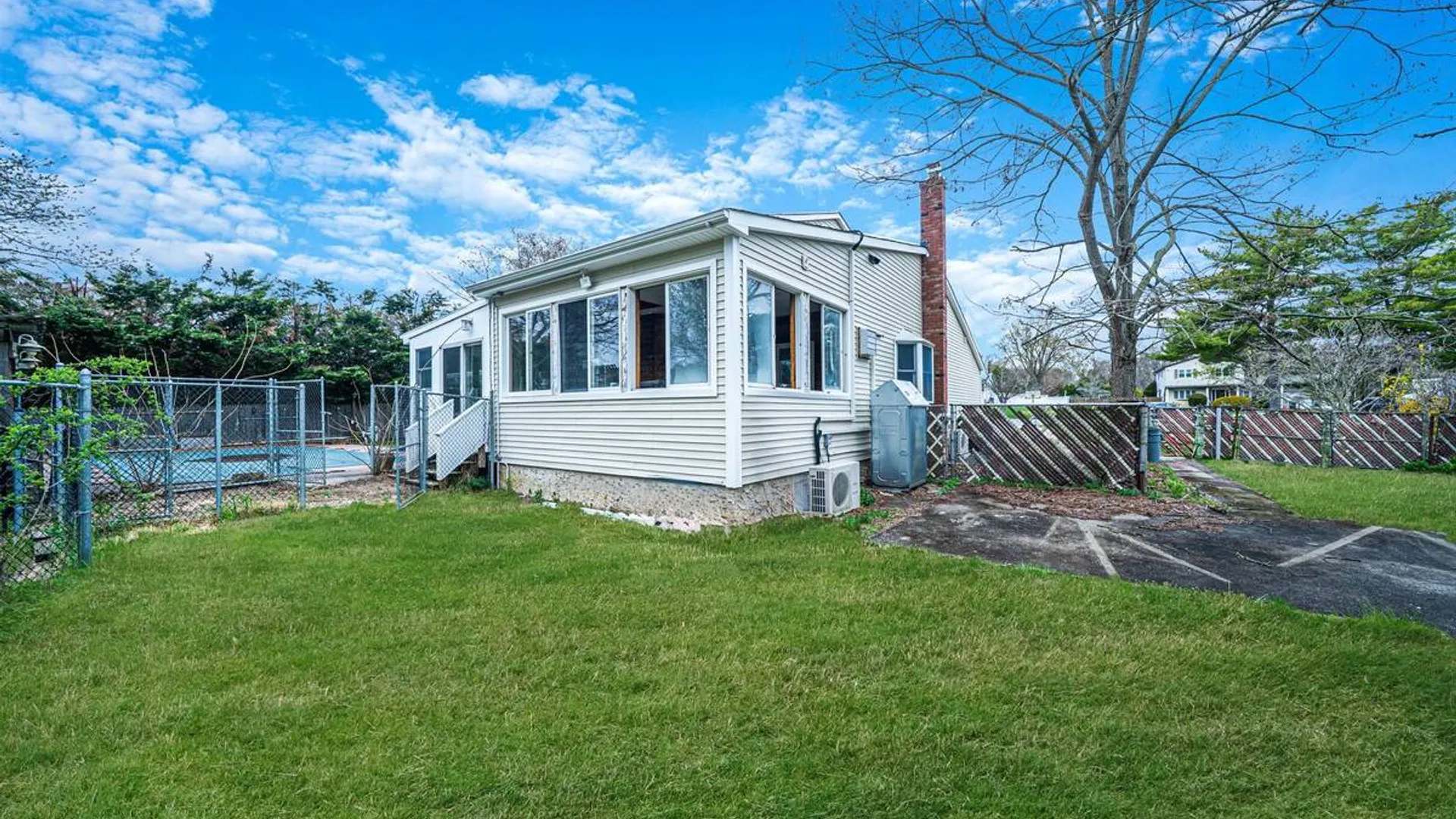 Property at 60 1st Avenue, Medford, NY 11763 25