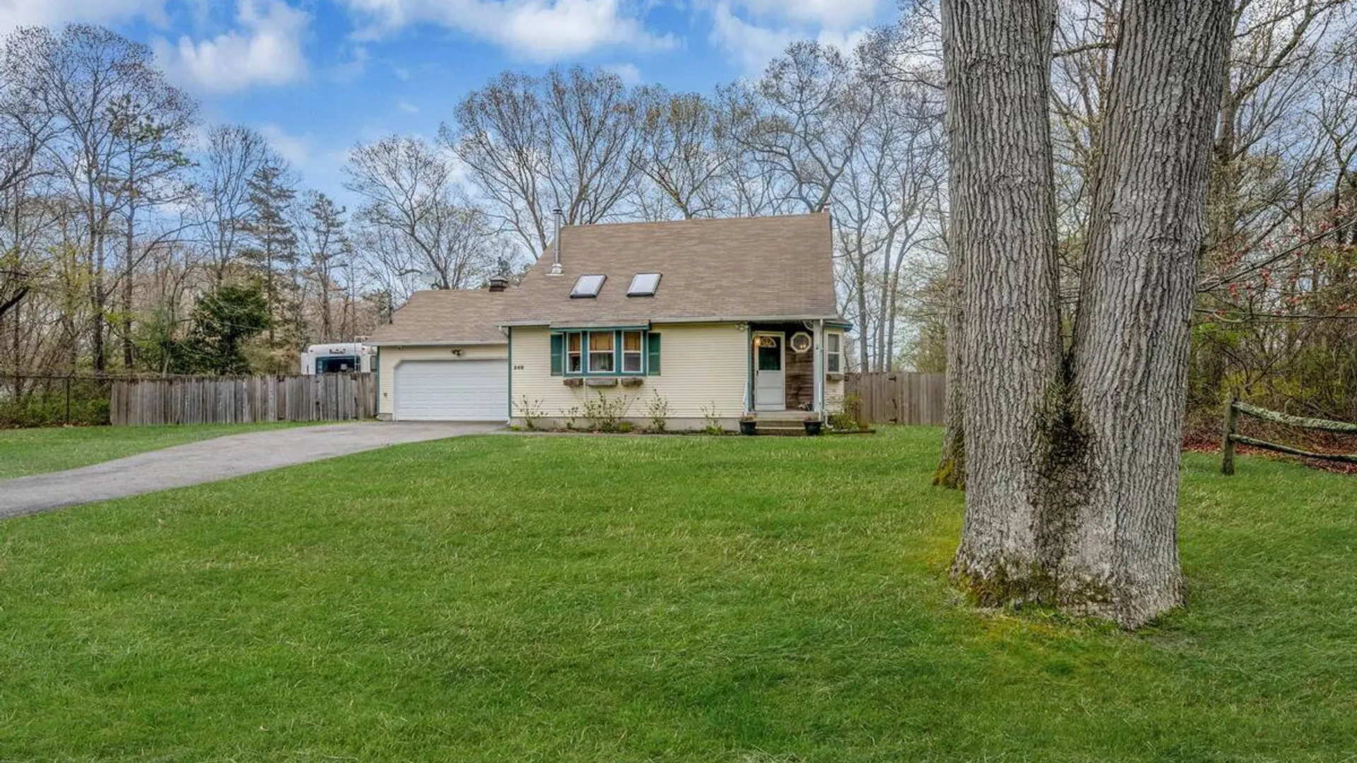 Property at 248 Revilo Avenue, Shirley, NY 11967 3