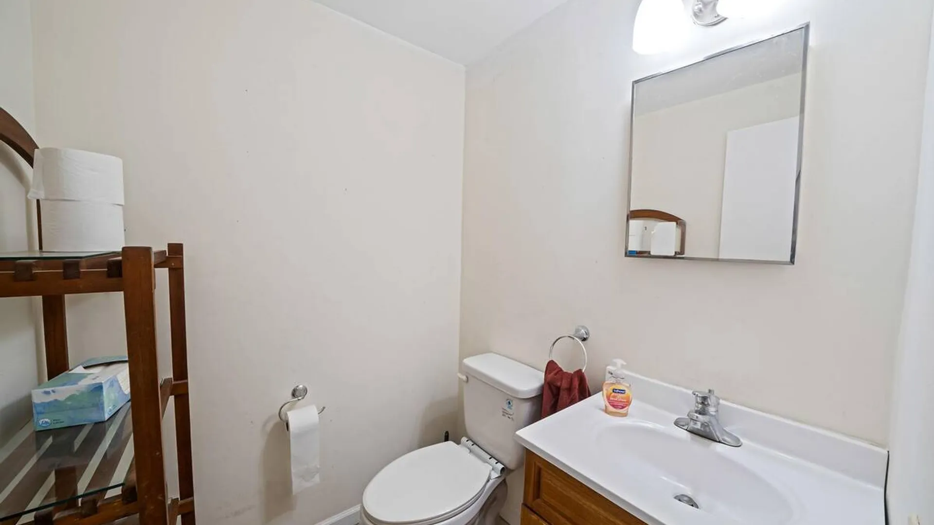 Property at 35 Mercury Avenue, East Patchogue, NY 11772 14