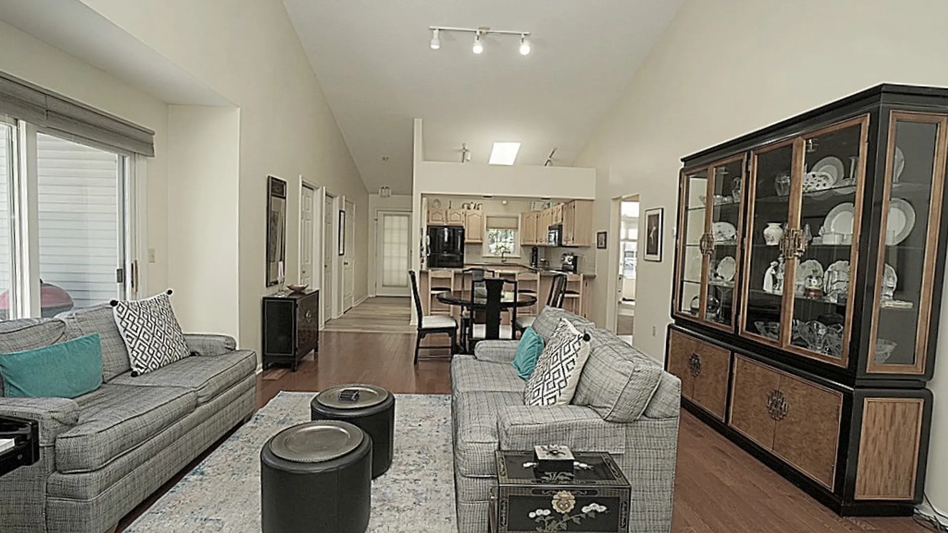 Property at 10 Sweet Bay Lane, Amherst, NY 14221 20