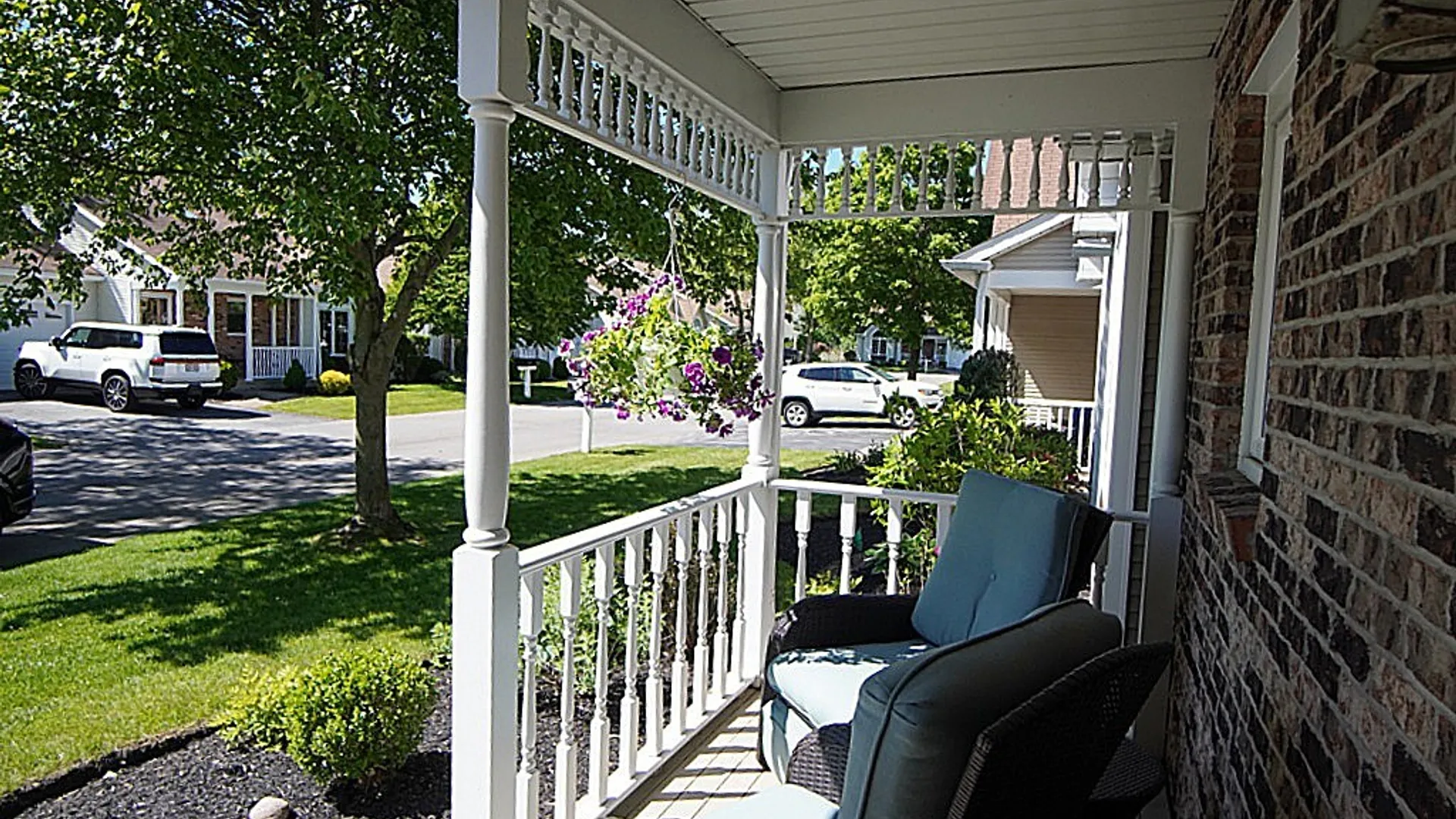 Property at 10 Sweet Bay Lane, Amherst, NY 14221 3