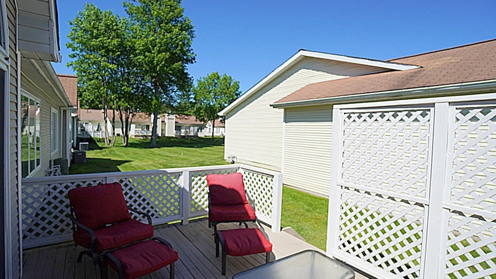 Property at 10 Sweet Bay Lane, Amherst, NY 14221 9