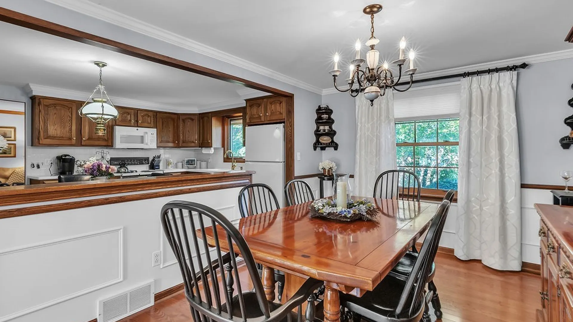 Property at 3 Barnett Drive, West Seneca, NY 14224 6