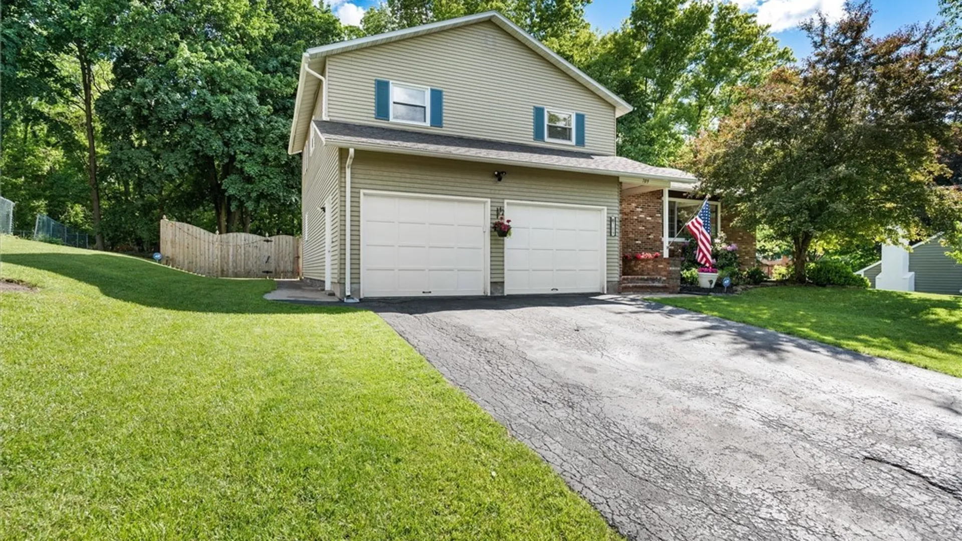 Property at 709 Winkworth Parkway, Syracuse, NY 13215 2