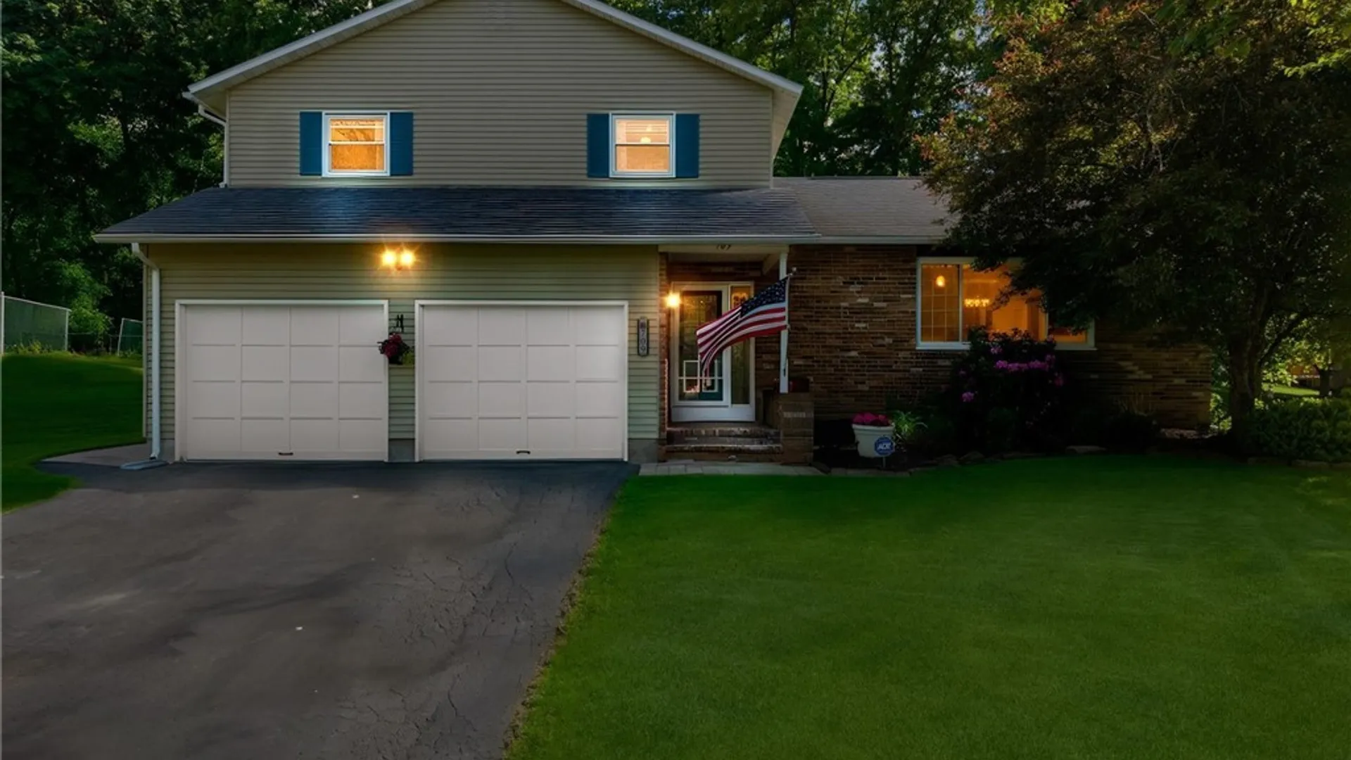 Property at 709 Winkworth Parkway, Syracuse, NY 13215 4