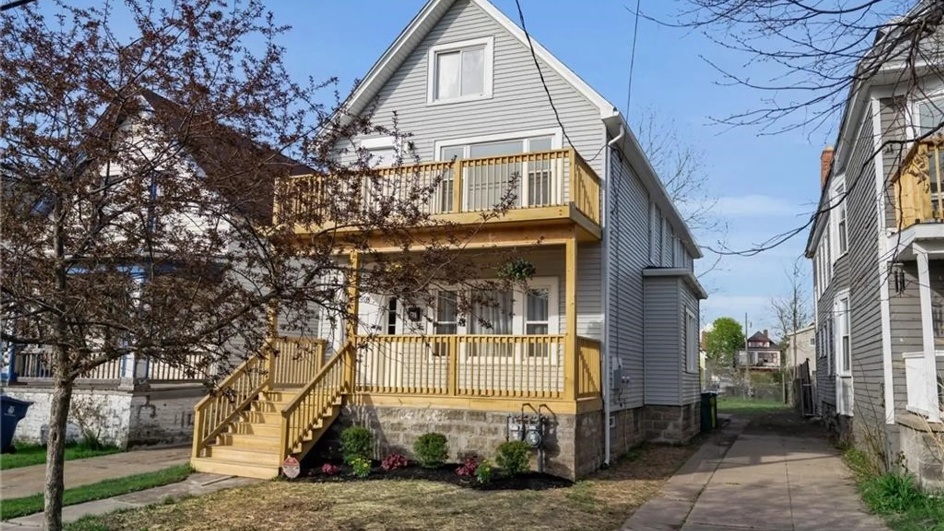 Property at 501 West, UPPER Avenue, Buffalo, NY 14213 2