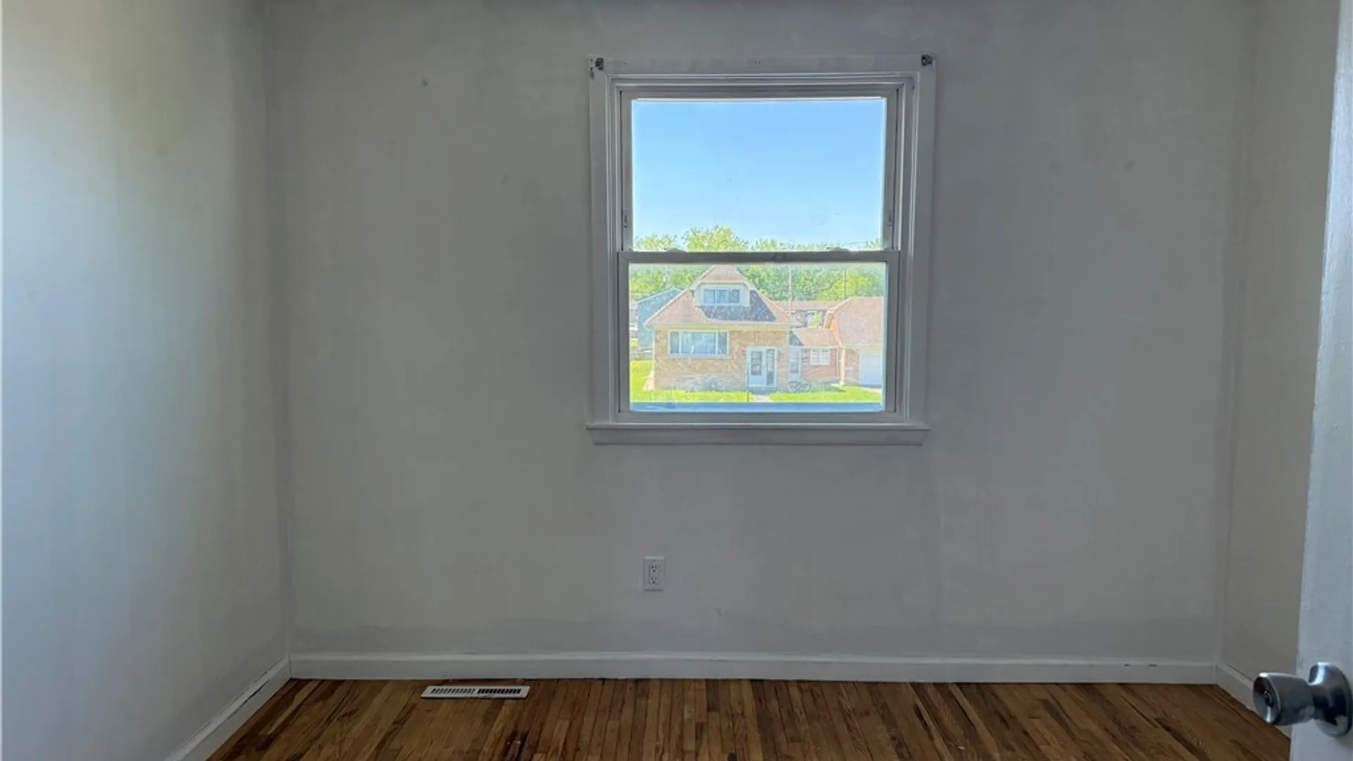 Property at 42 Viola Drive, Cheektowaga, NY 14227 13