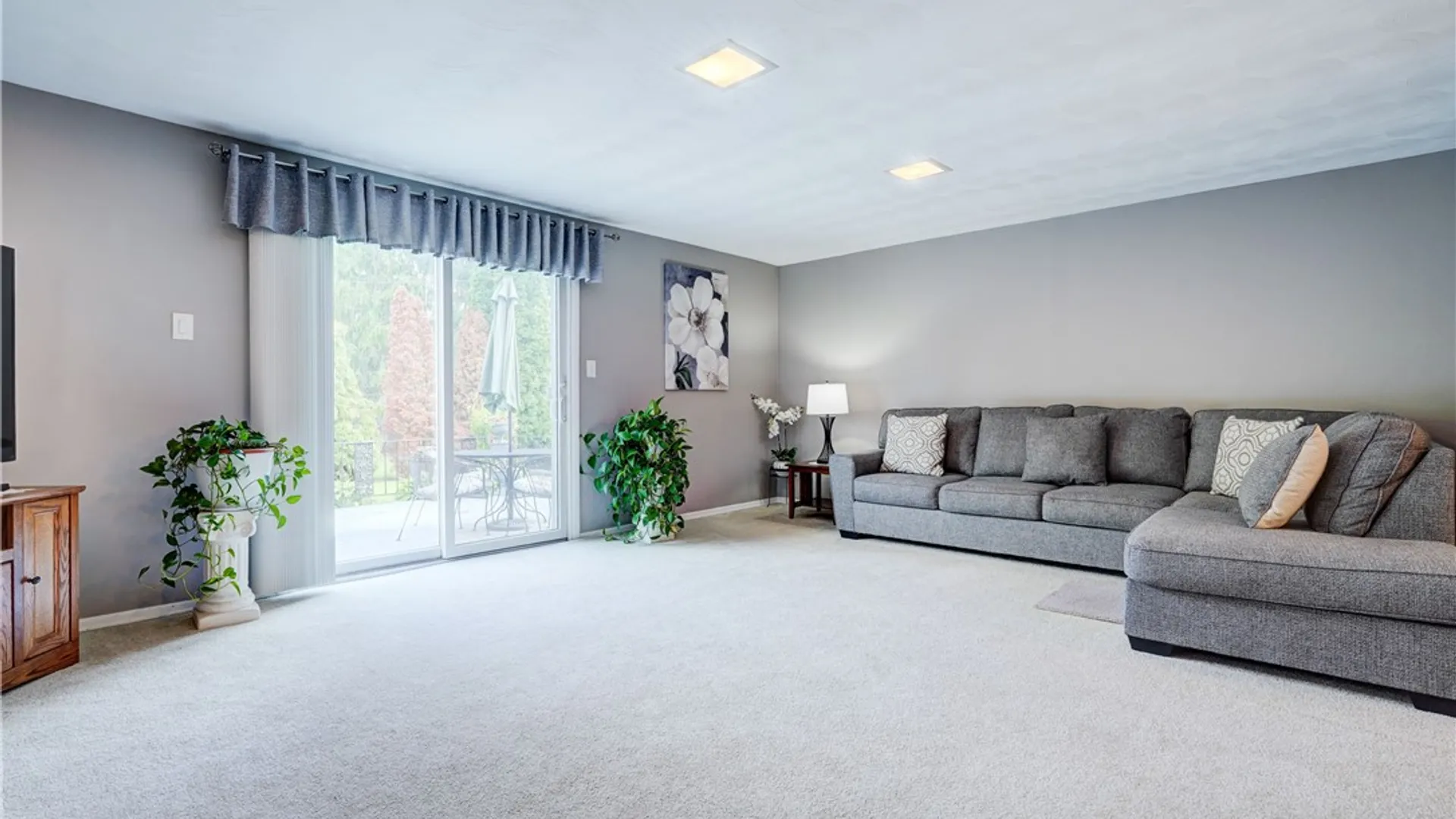 Property at 7 Flamingo Dr, Gates, NY 14624 10