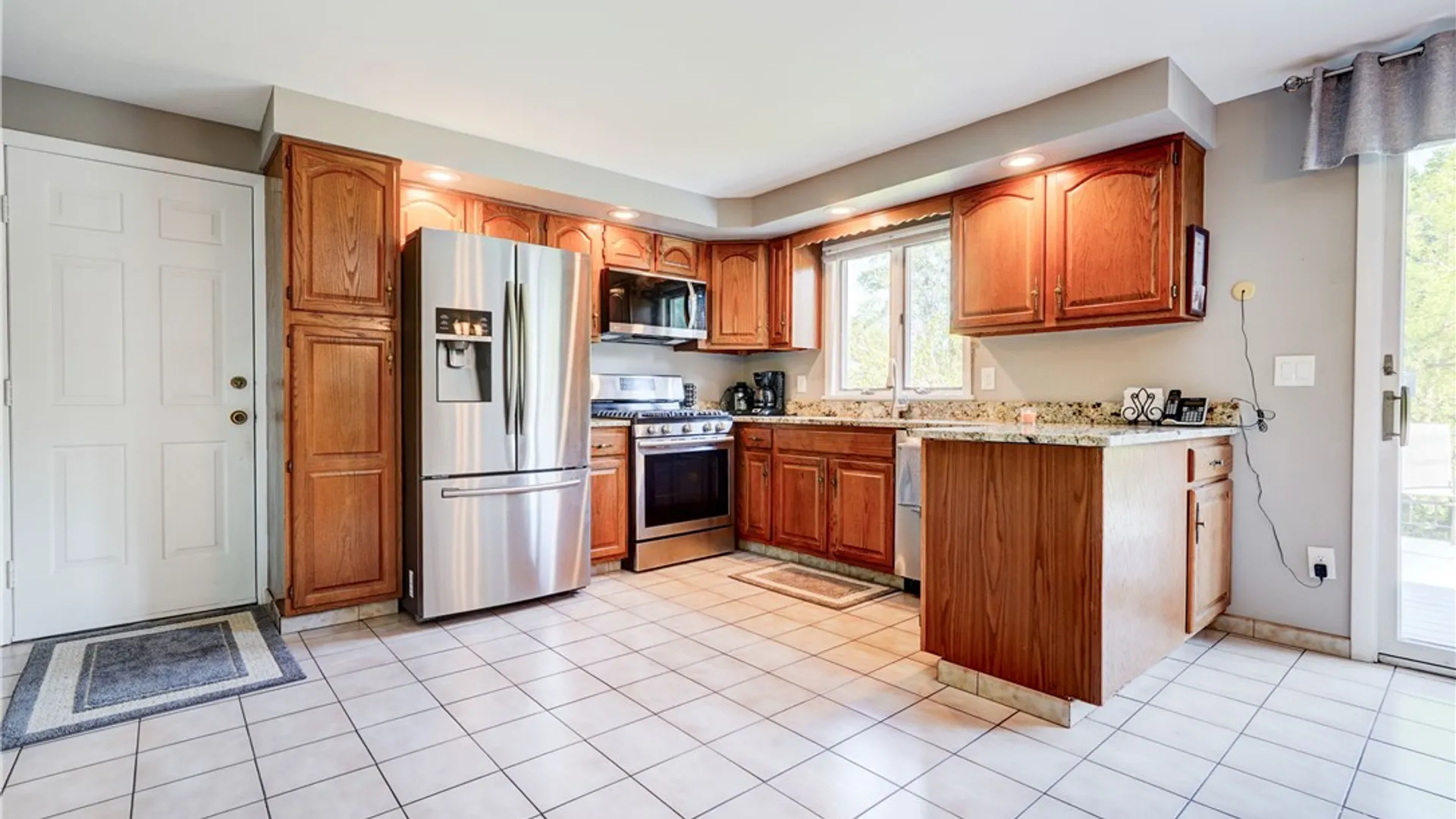 Property at 7 Flamingo Dr, Gates, NY 14624 7