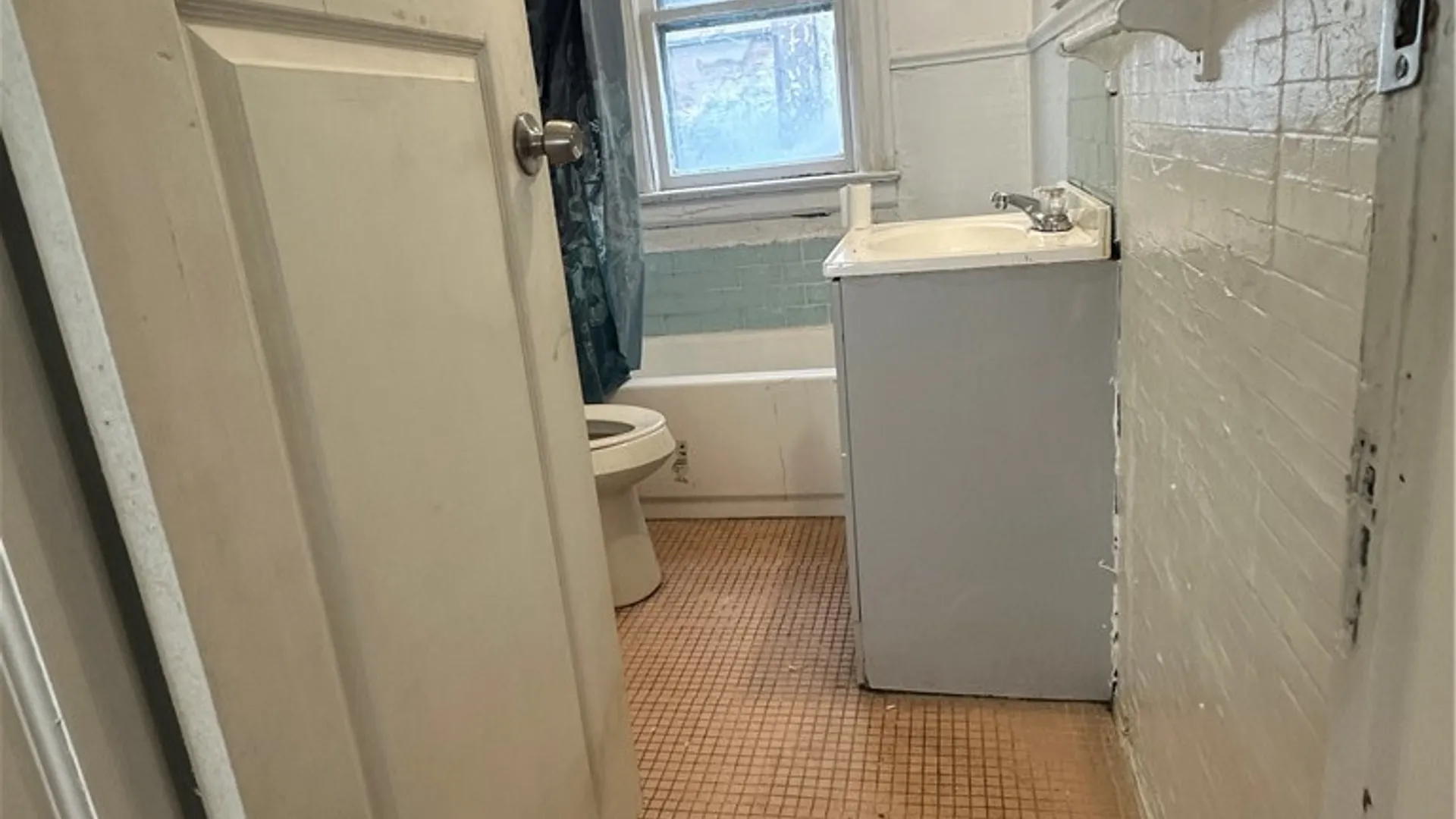 Property at 42 Brewster Street, Buffalo, NY 14214 14